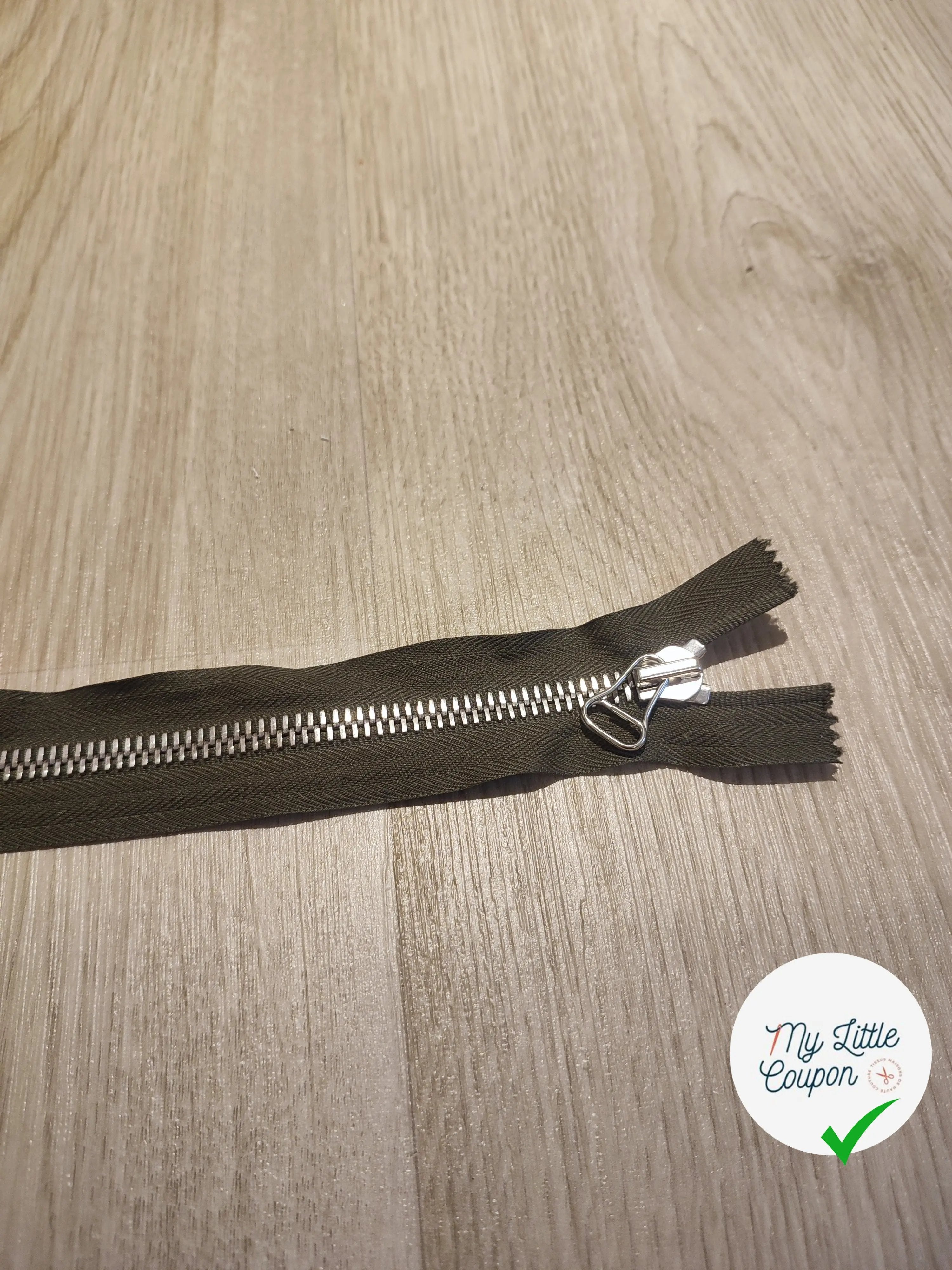 FERMETURE RIRI METAL SEPARABLE 60CM KAKI M8 - My Little Coupon