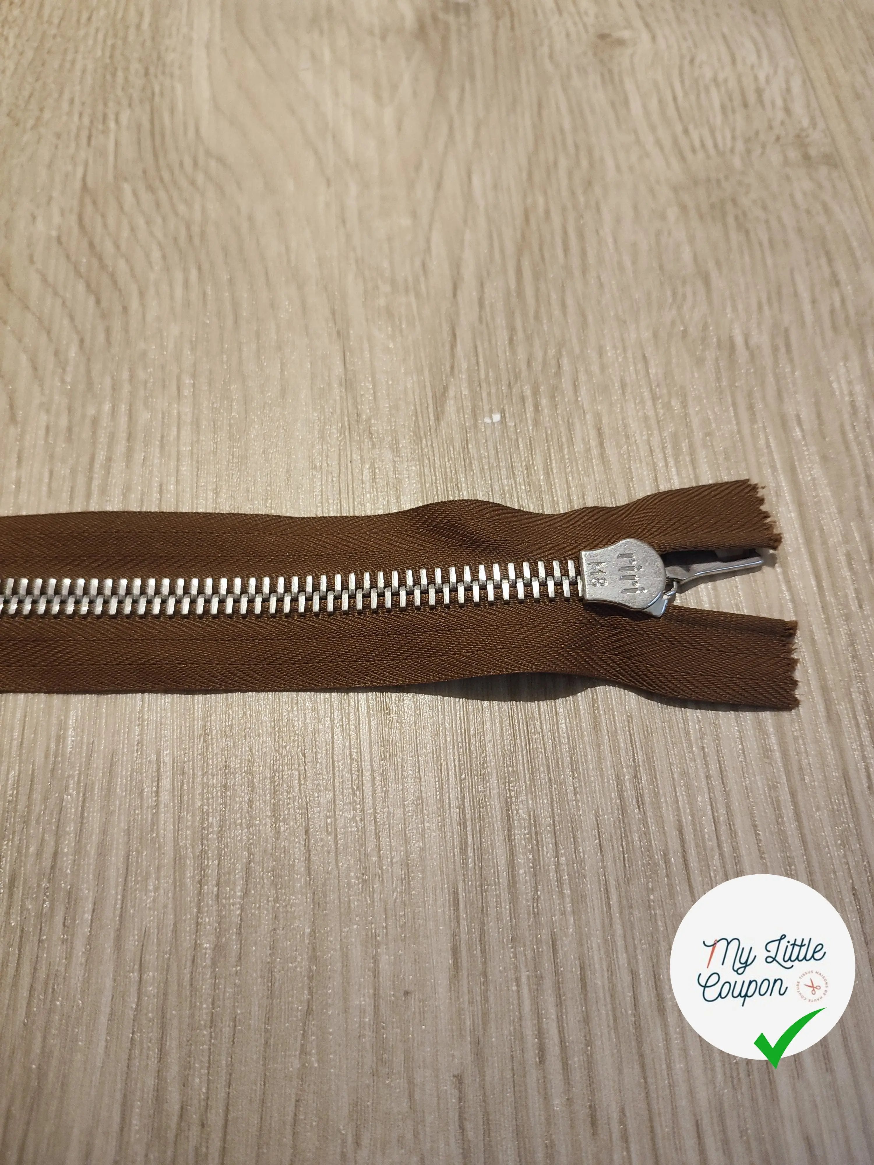 FERMETURE RIRI METAL SÉPARABLE 60CM MARRON FONCÉ M6 - My Little Coupon