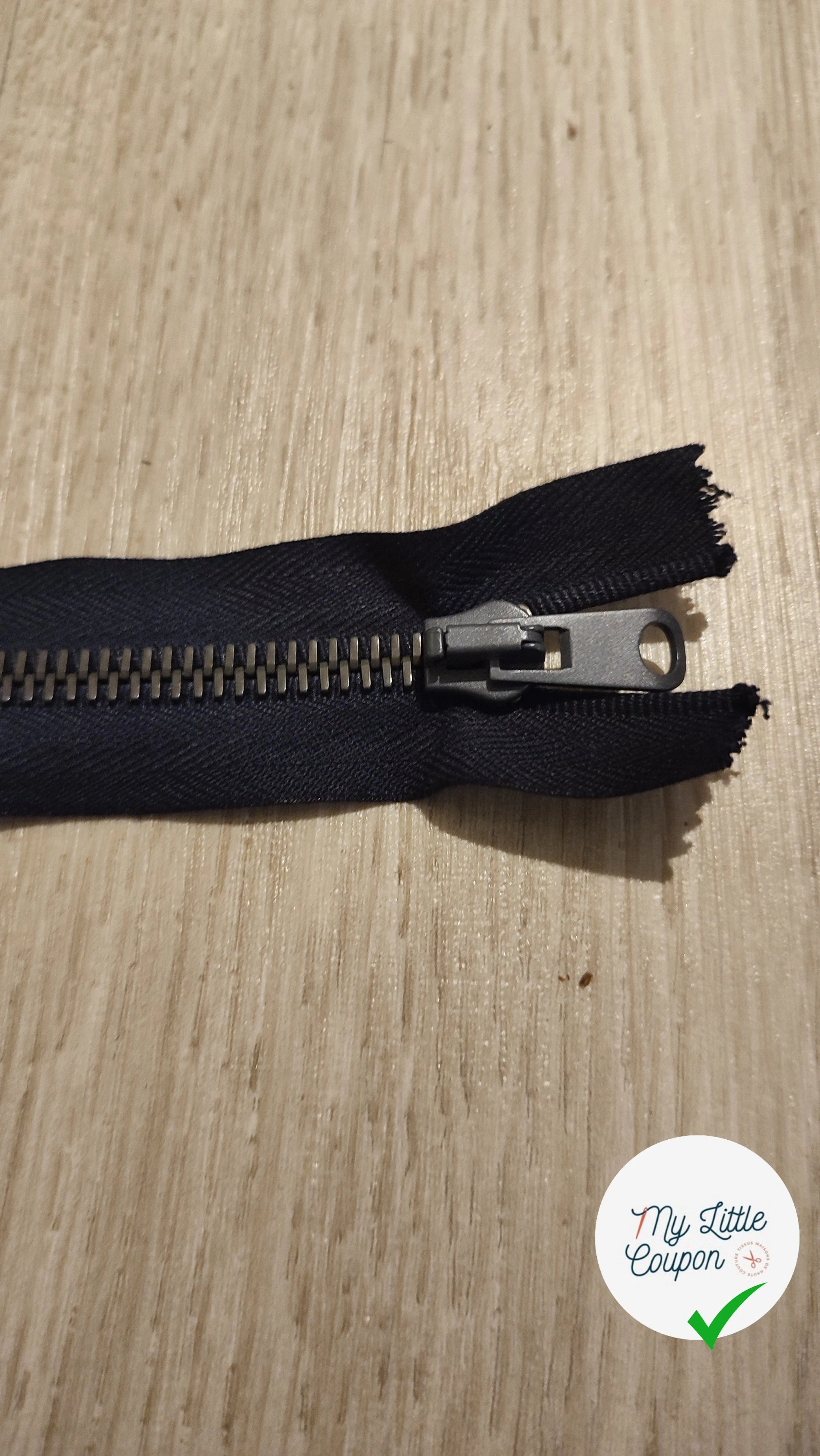 FERMETURE RIRI MÉTAL SÉPARABLE 60CM NOIR M8 - My Little Coupon