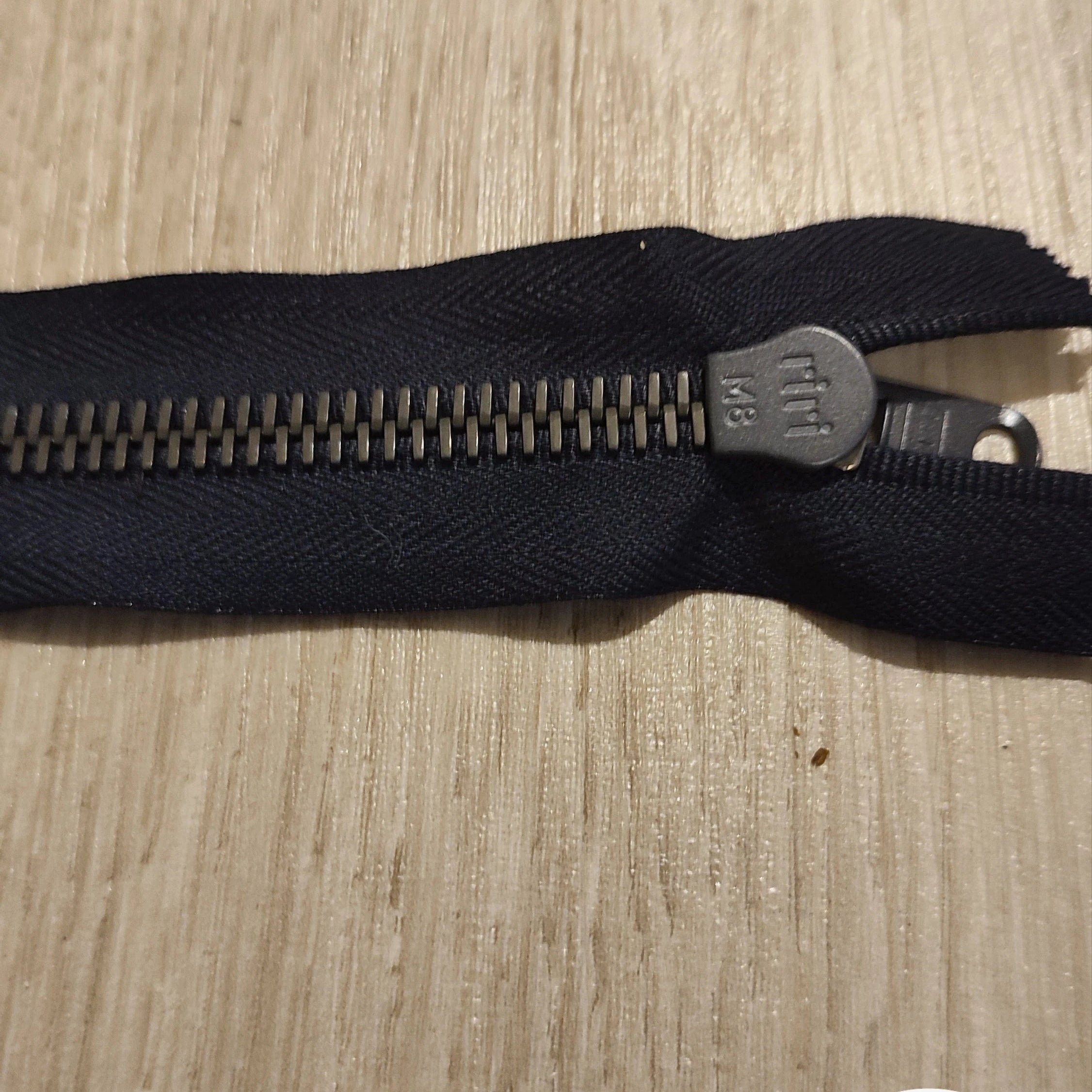 FERMETURE RIRI MÉTAL SÉPARABLE 60CM NOIR M8 - My Little Coupon