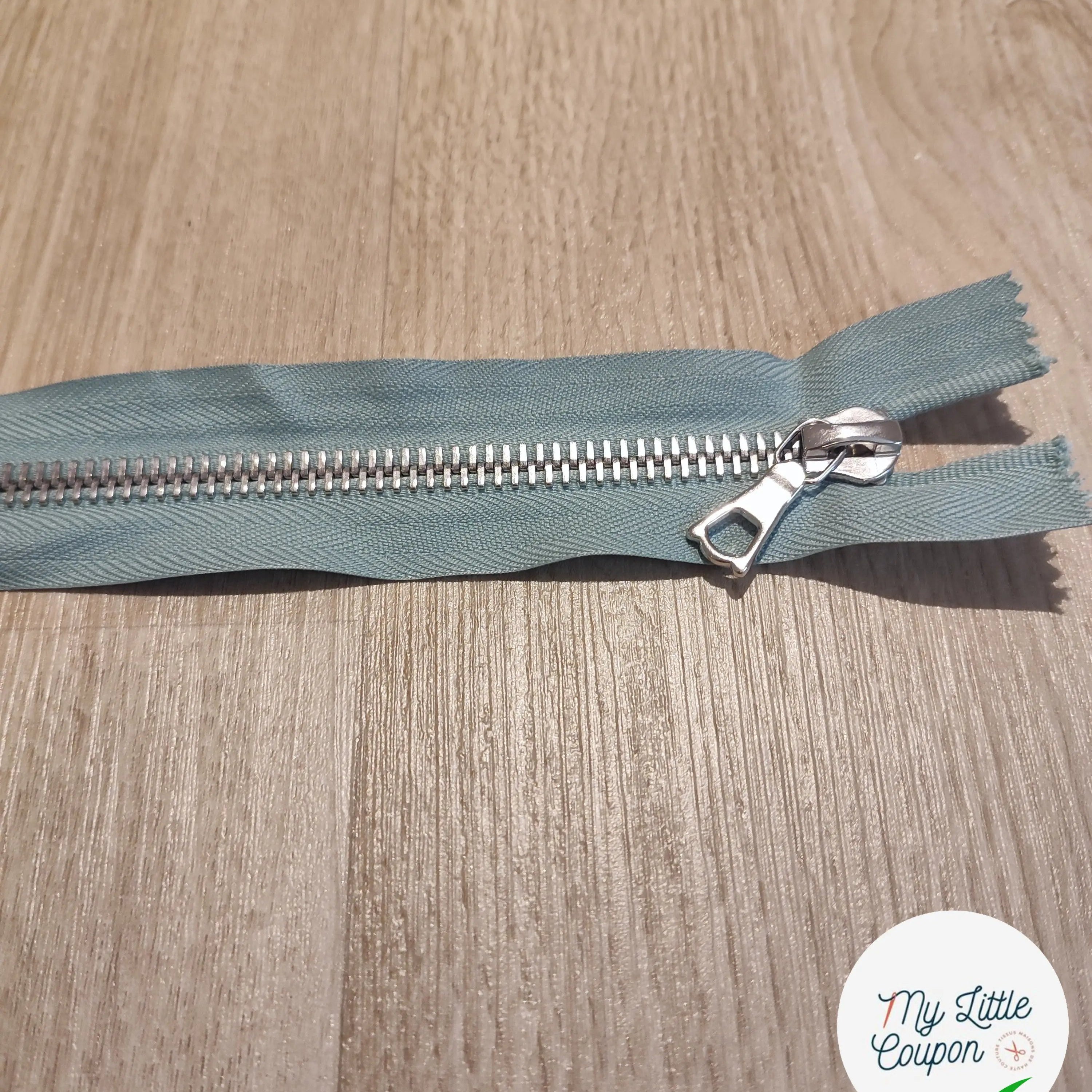 FERMETURE RIRI METAL SEPARABLE 60CM VERT D'EAU M8 - My Little Coupon