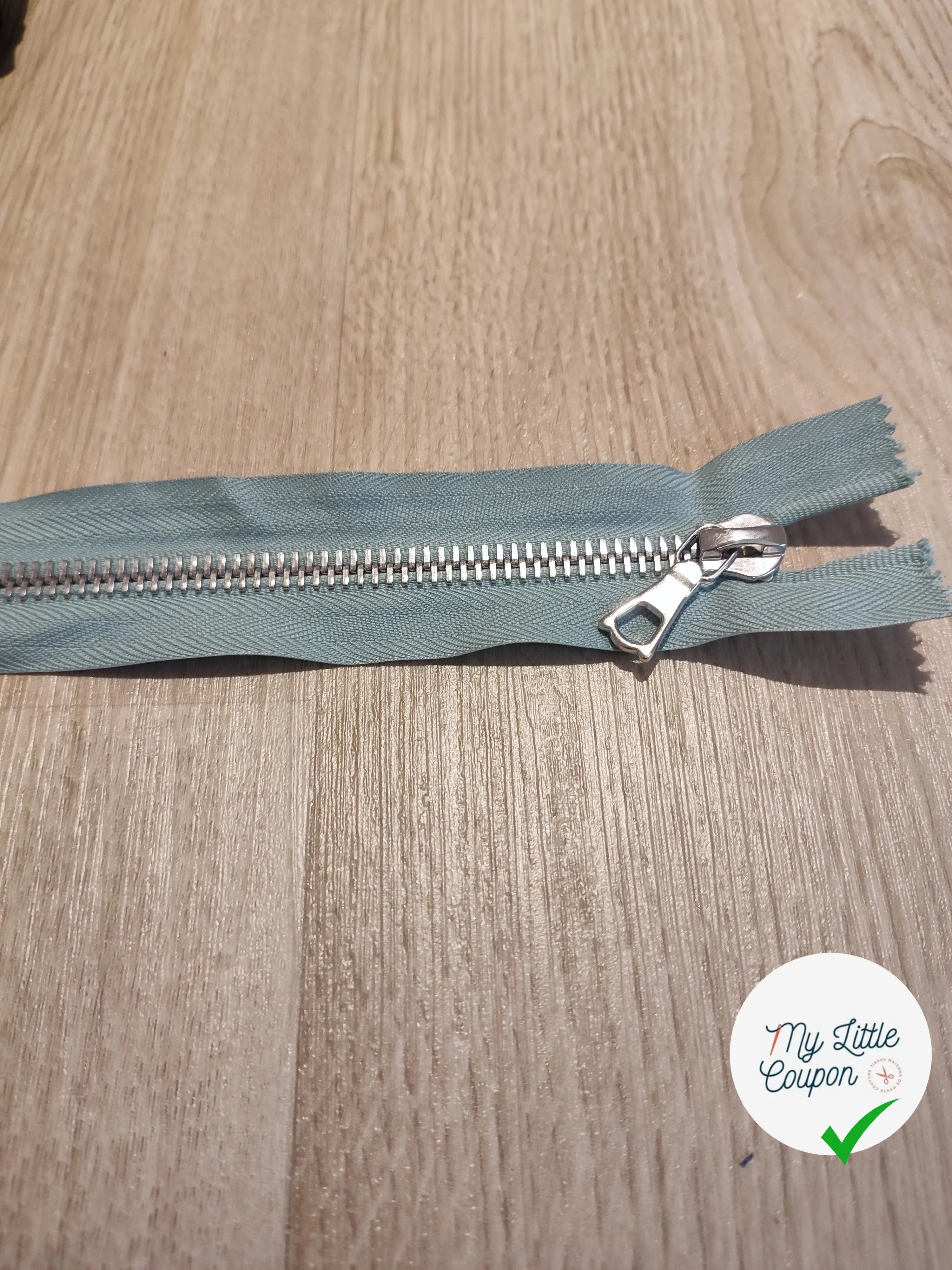 FERMETURE RIRI METAL SEPARABLE 60CM VERT D'EAU M8 - My Little Coupon