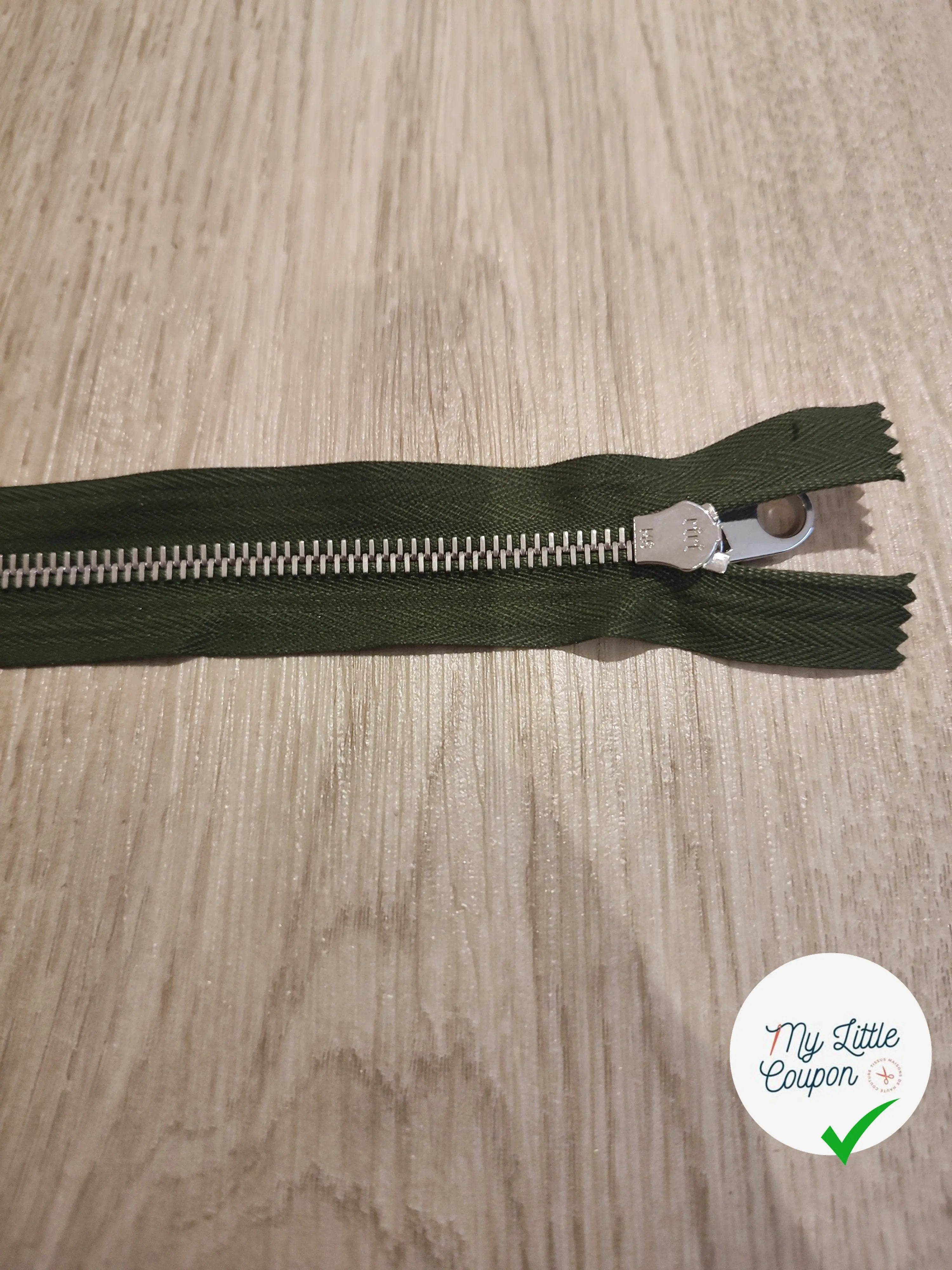 FERMETURE RIRI METAL SÉPARABLE 60CM VERT FONCÉ - My Little Coupon