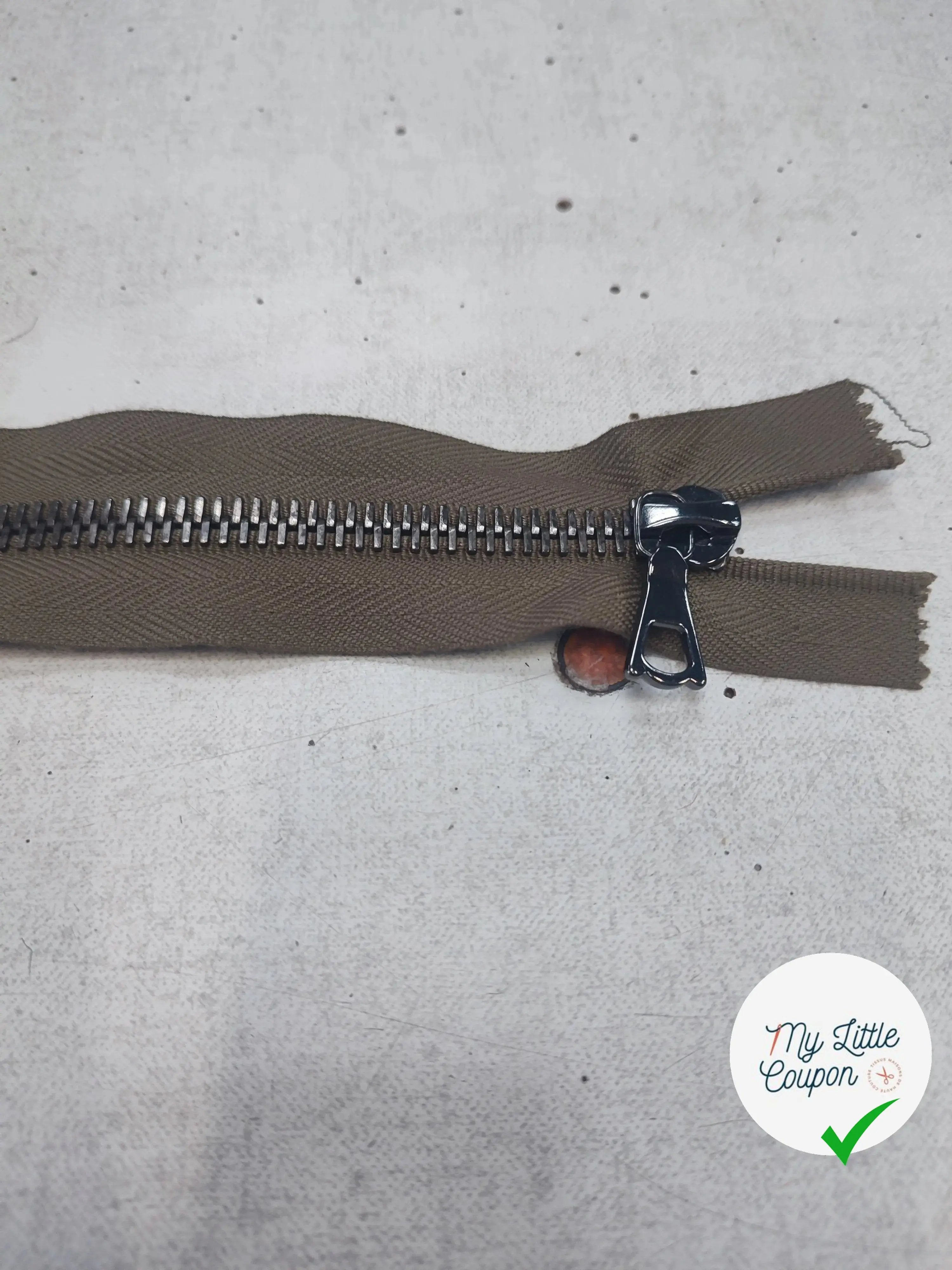 FERMETURE RIRI MÉTAL SÉPARABLE 80CM VERT KAKI M8 - My Little Coupon