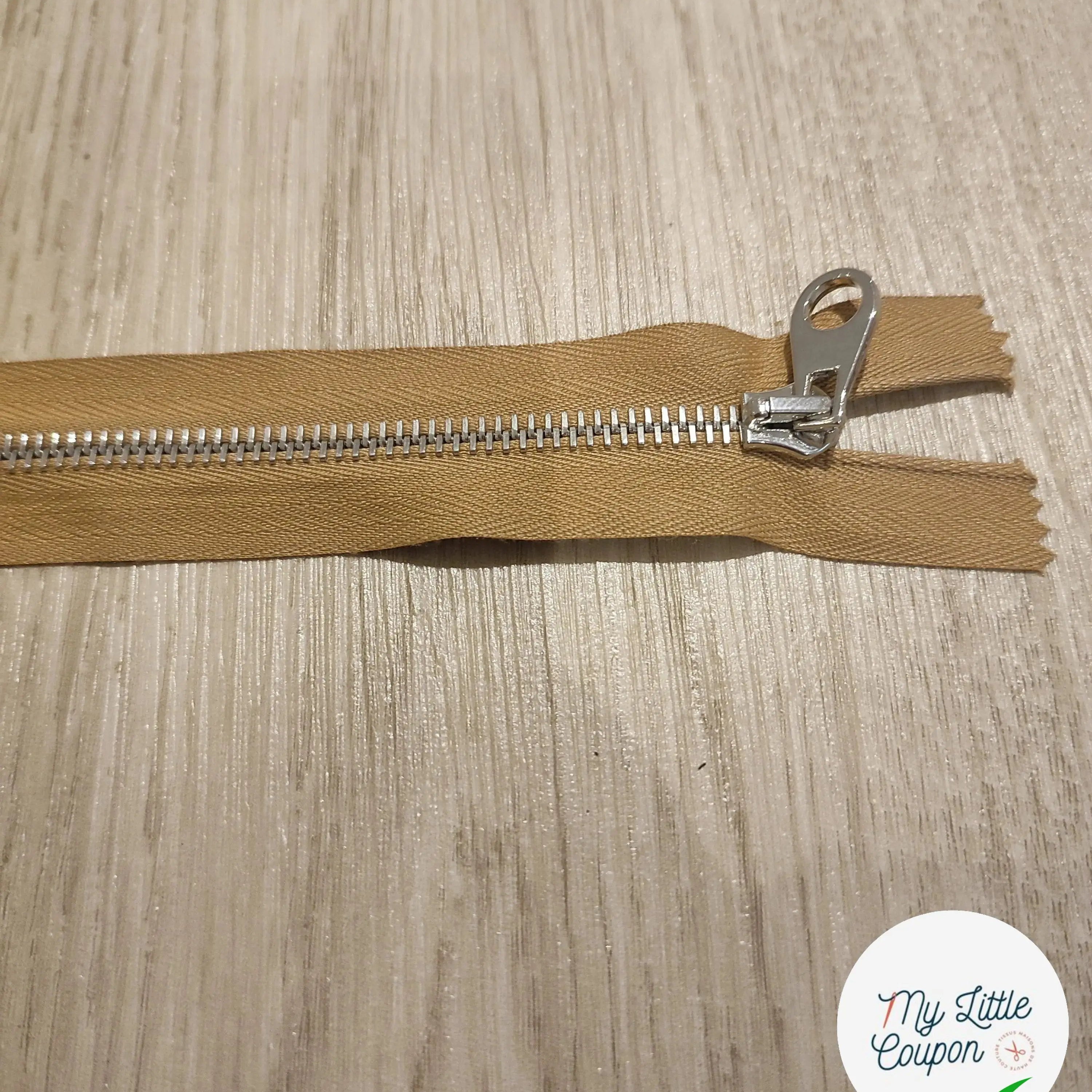 FERMETURE RIRI METAL SÉPARABLE 60CM MARRON CLAIR - My Little Coupon