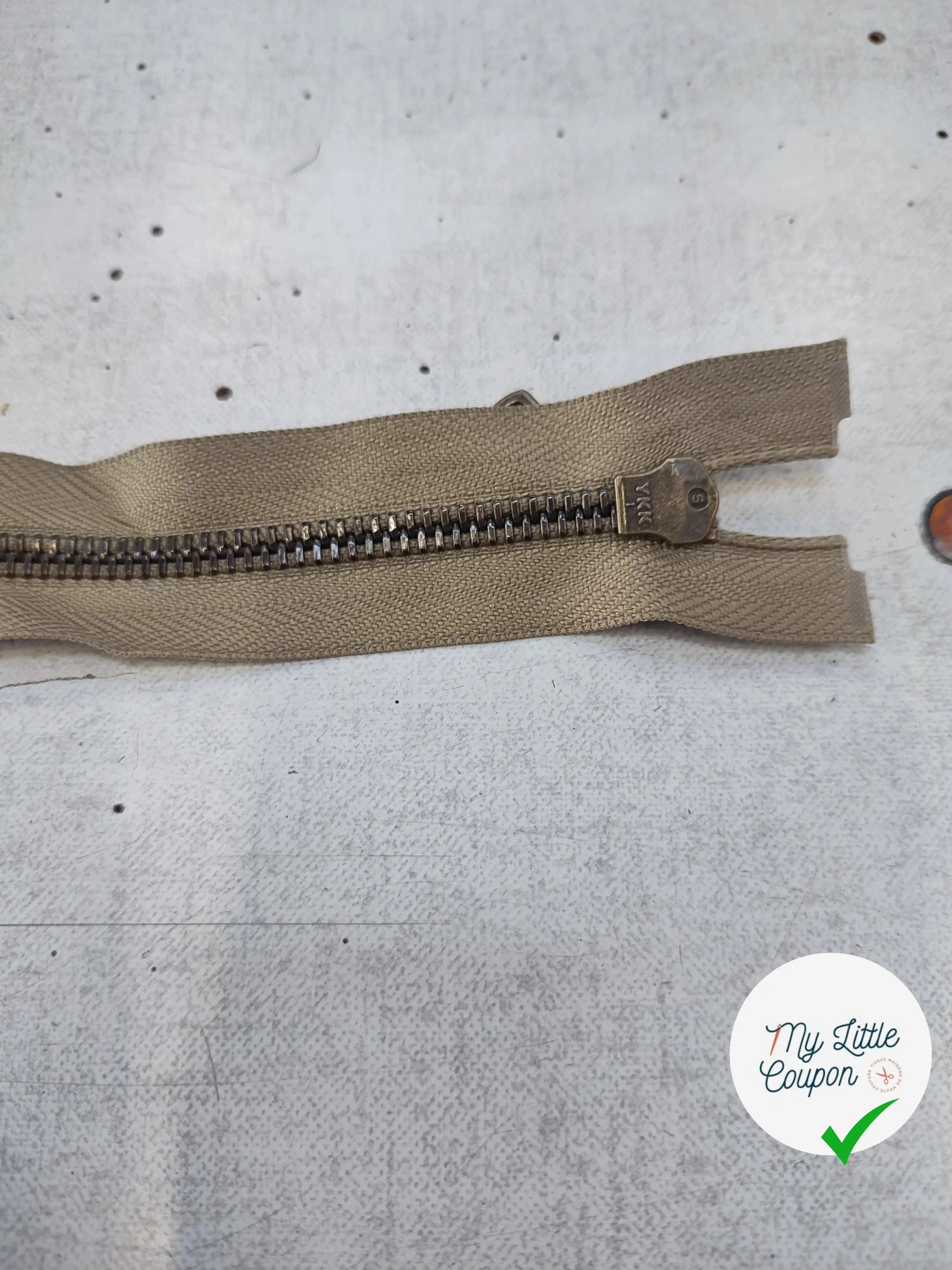 FERMETURE RIRI METAL SÉPARABLE 70CM MARRON CLAIR M6 - My Little Coupon