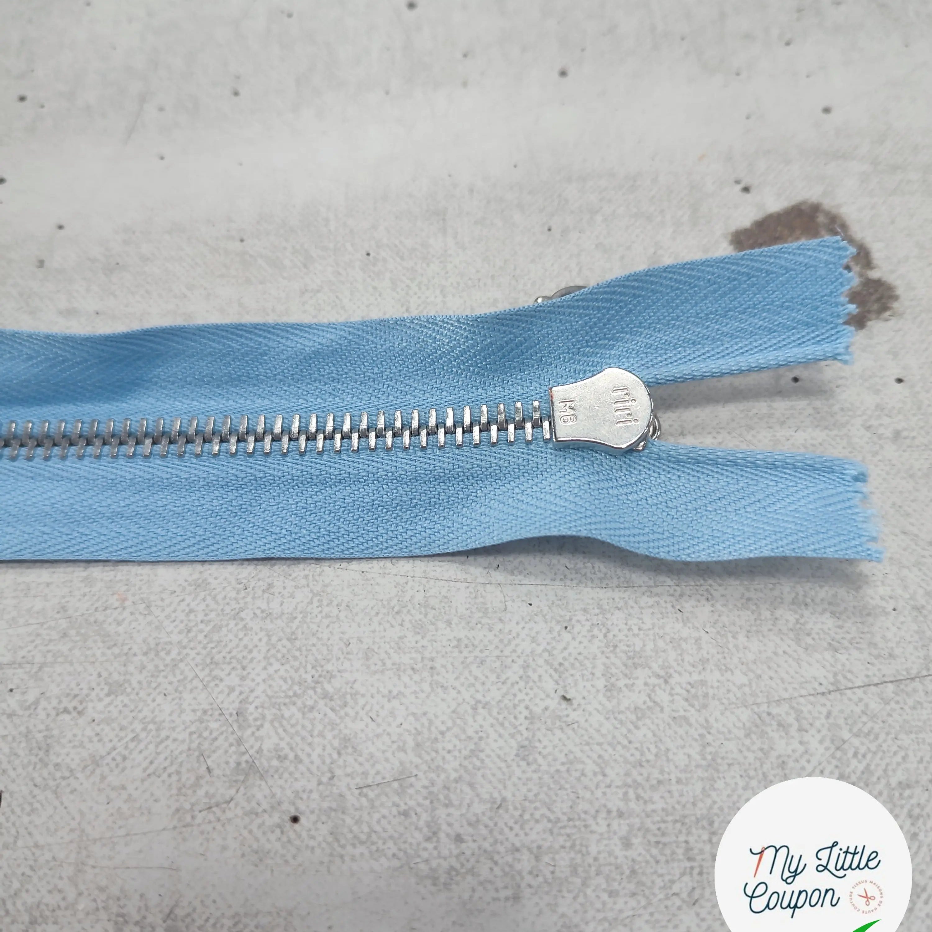 FERMETURE RIRI METAL SÉPARABLE 70CM BLEU CIEL M6 - My Little Coupon