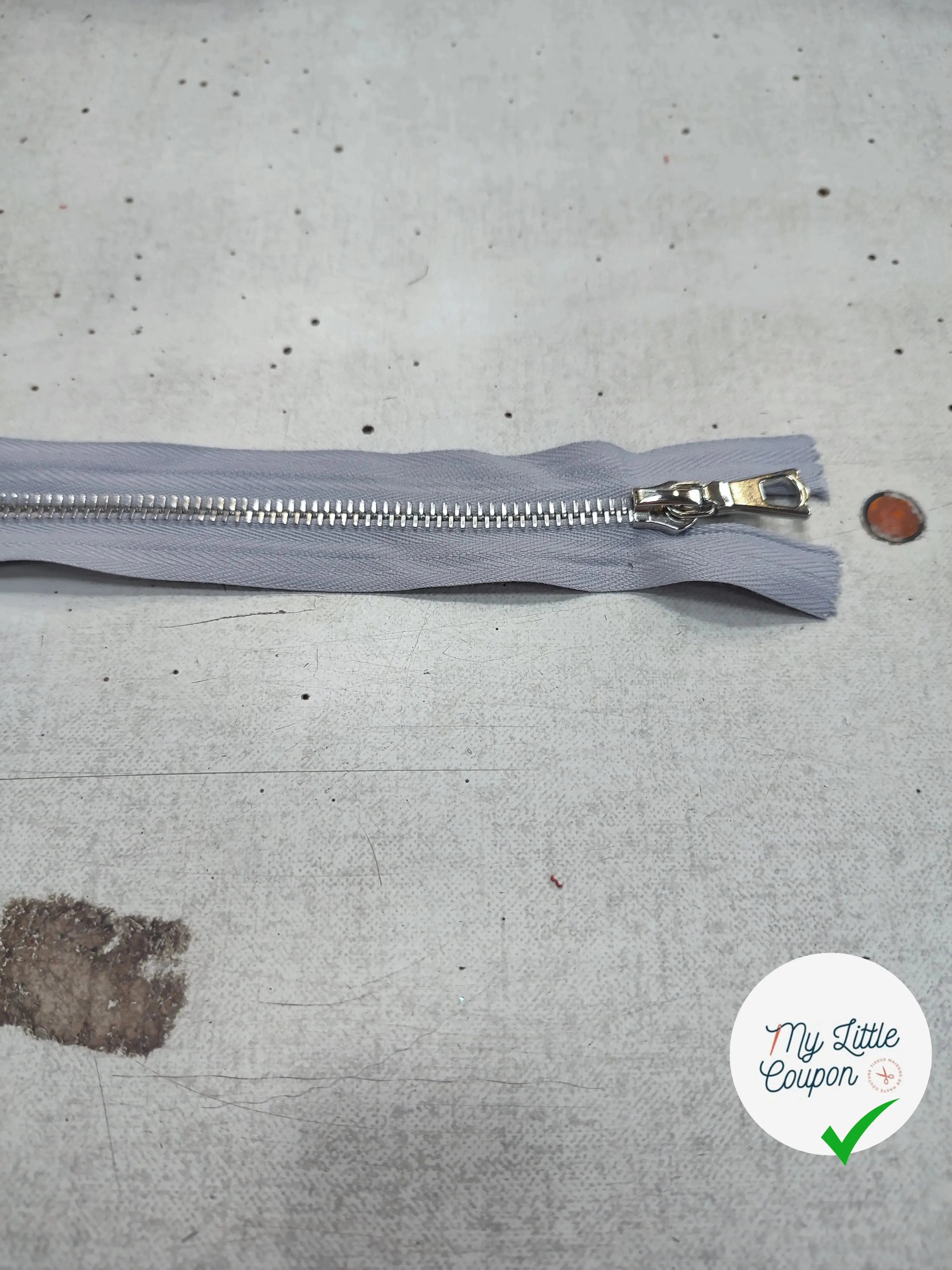 FERMETURE RIRI METAL SÉPARABLE 70CM GRIS LAVANDE M6 - My Little Coupon