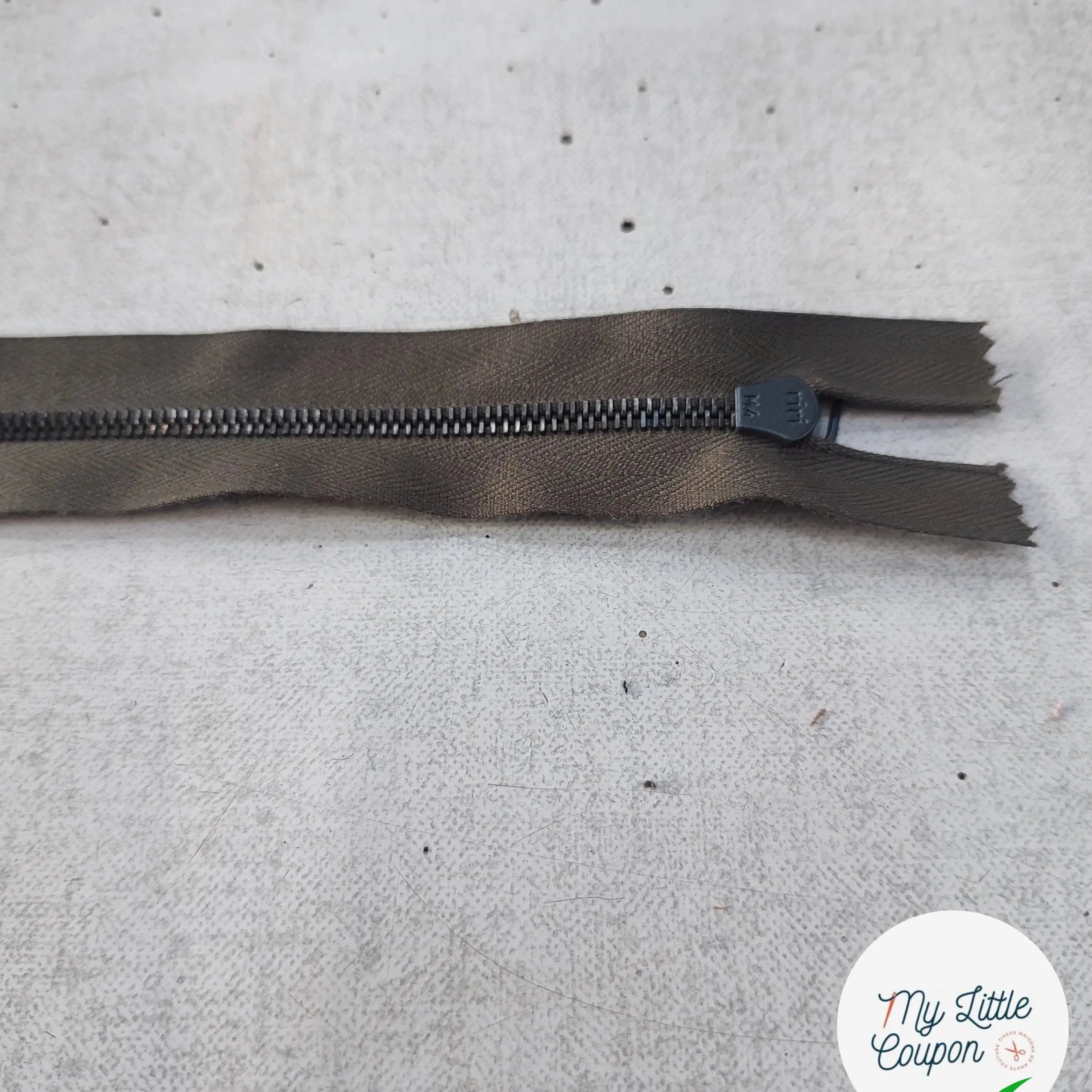 FERMETURE RIRI METAL NON SÉPARABLE 25CM VERT KAKI FONCÉ M4 - My Little Coupon