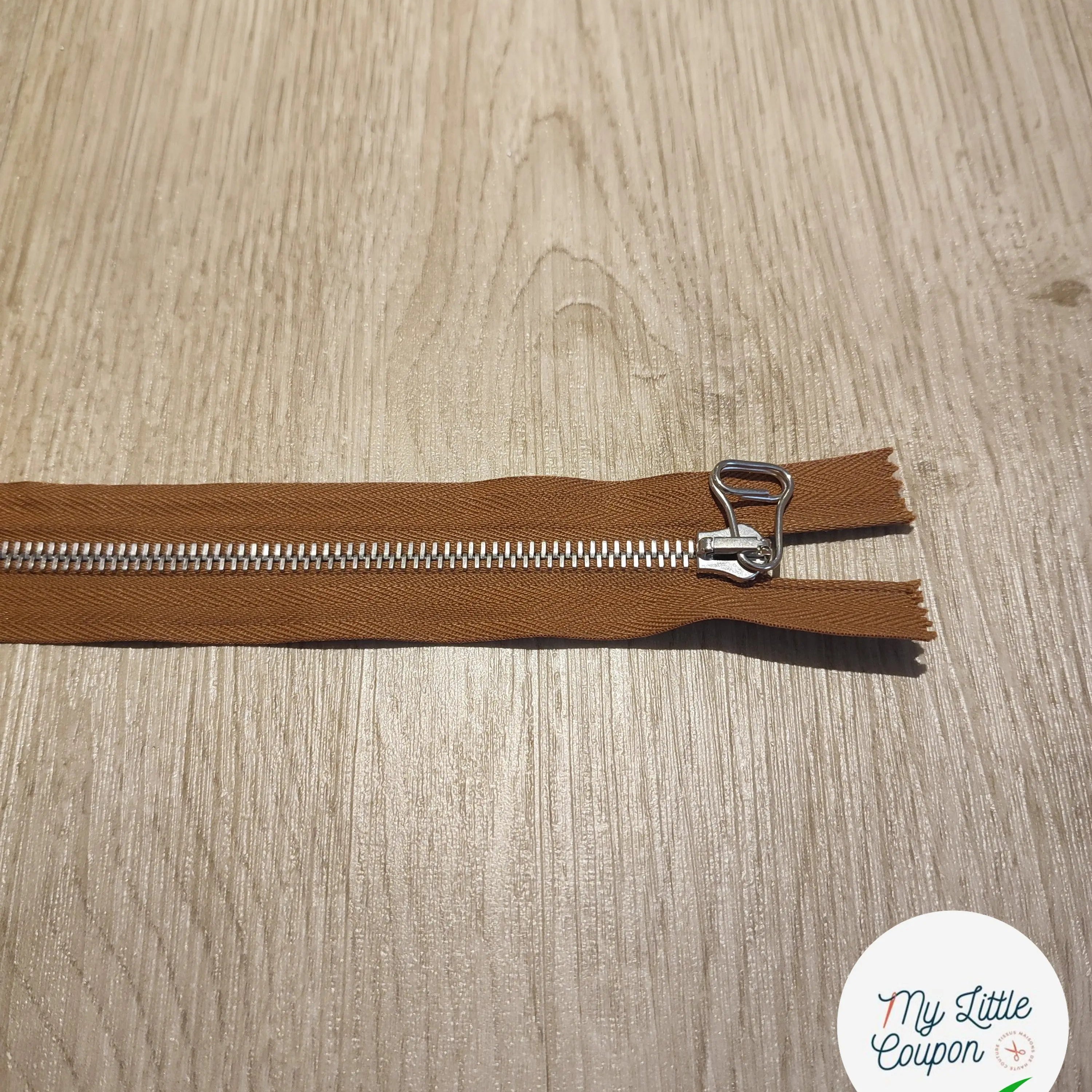 FERMETURE RIRI METAL SEPARABLE 70CM MARRON NOISETTE M6 - My Little Coupon