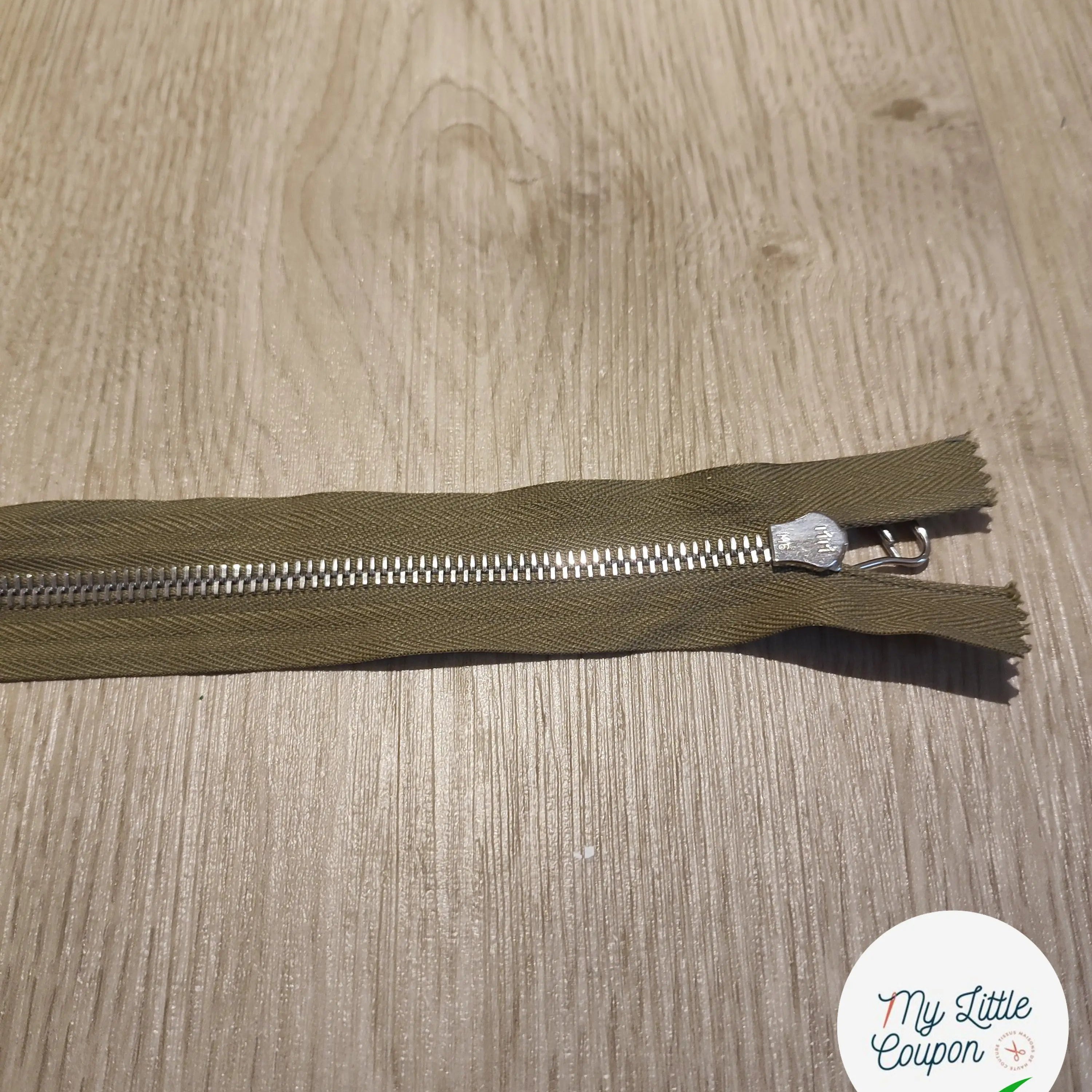 FERMETURE RIRI METAL SEPARABLE 70CM VERT KAKI M6 - My Little Coupon