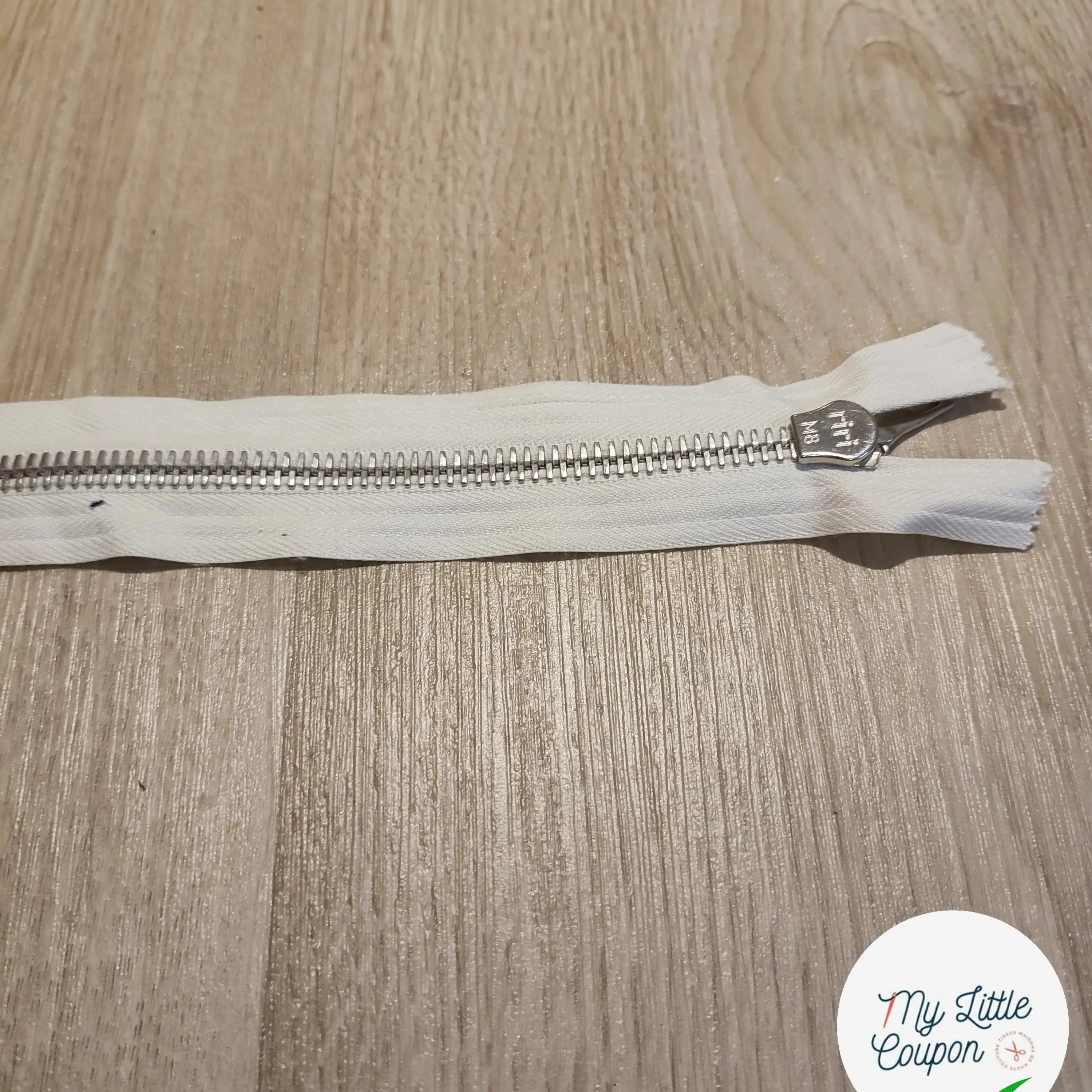 FERMETURE RIRI METAL SEPARABLE 70CM BLANC CASSÉ M8 - My Little Coupon