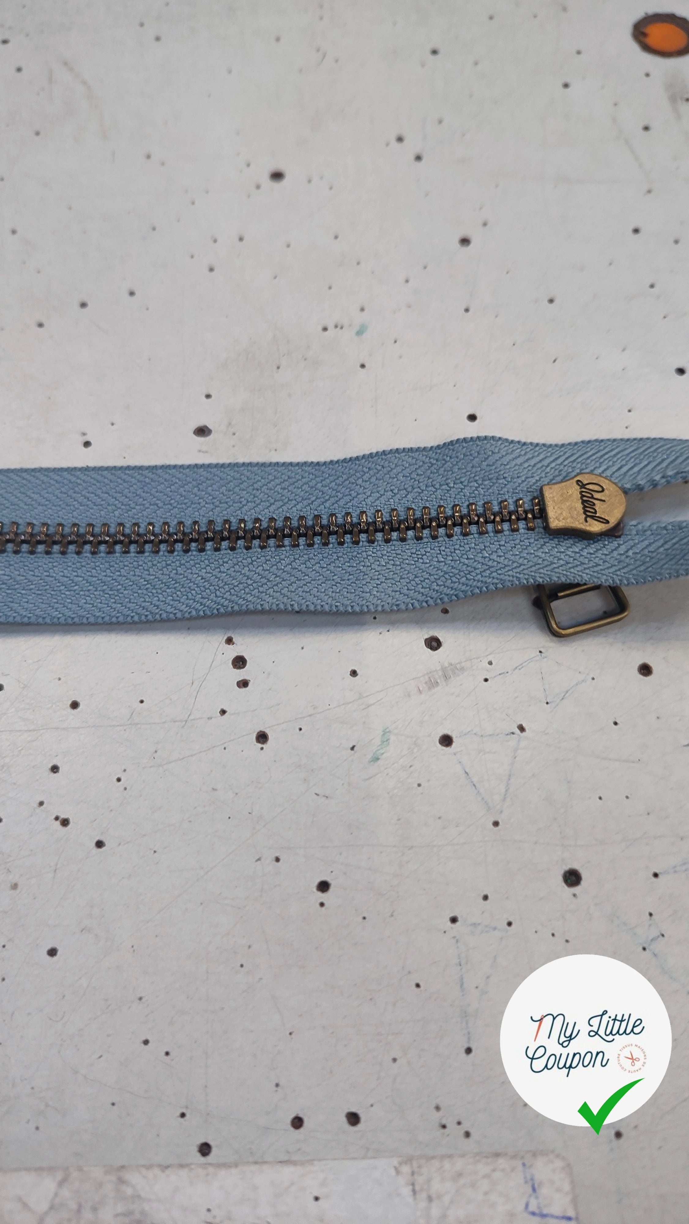 FERMETURE RIRI METAL SÉPARABLE 80CM BLEU CLAIR - My Little Coupon