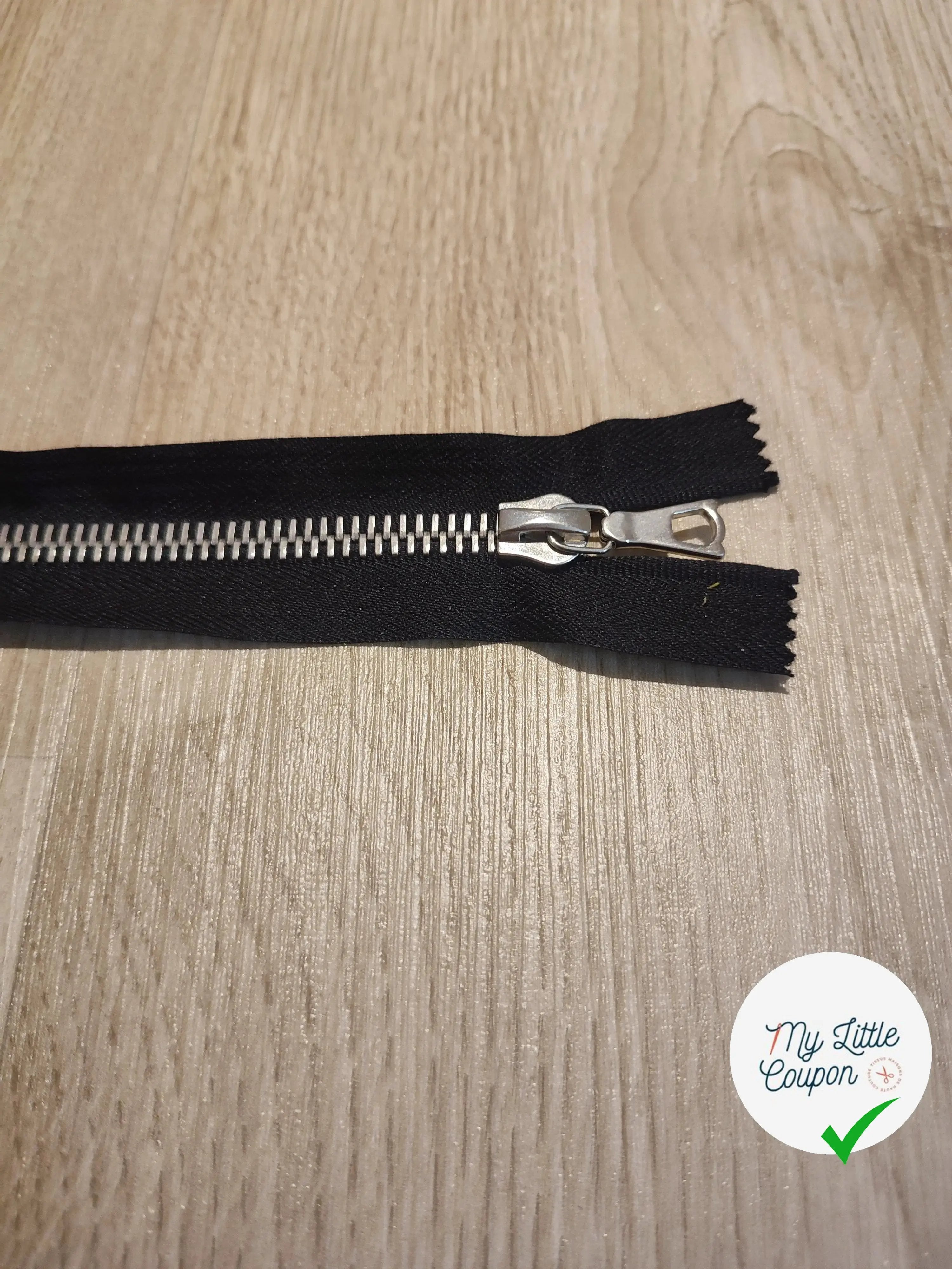 FERMETURE RIRI METAL SEPARABLE 40CM NOIR M8 - My Little Coupon