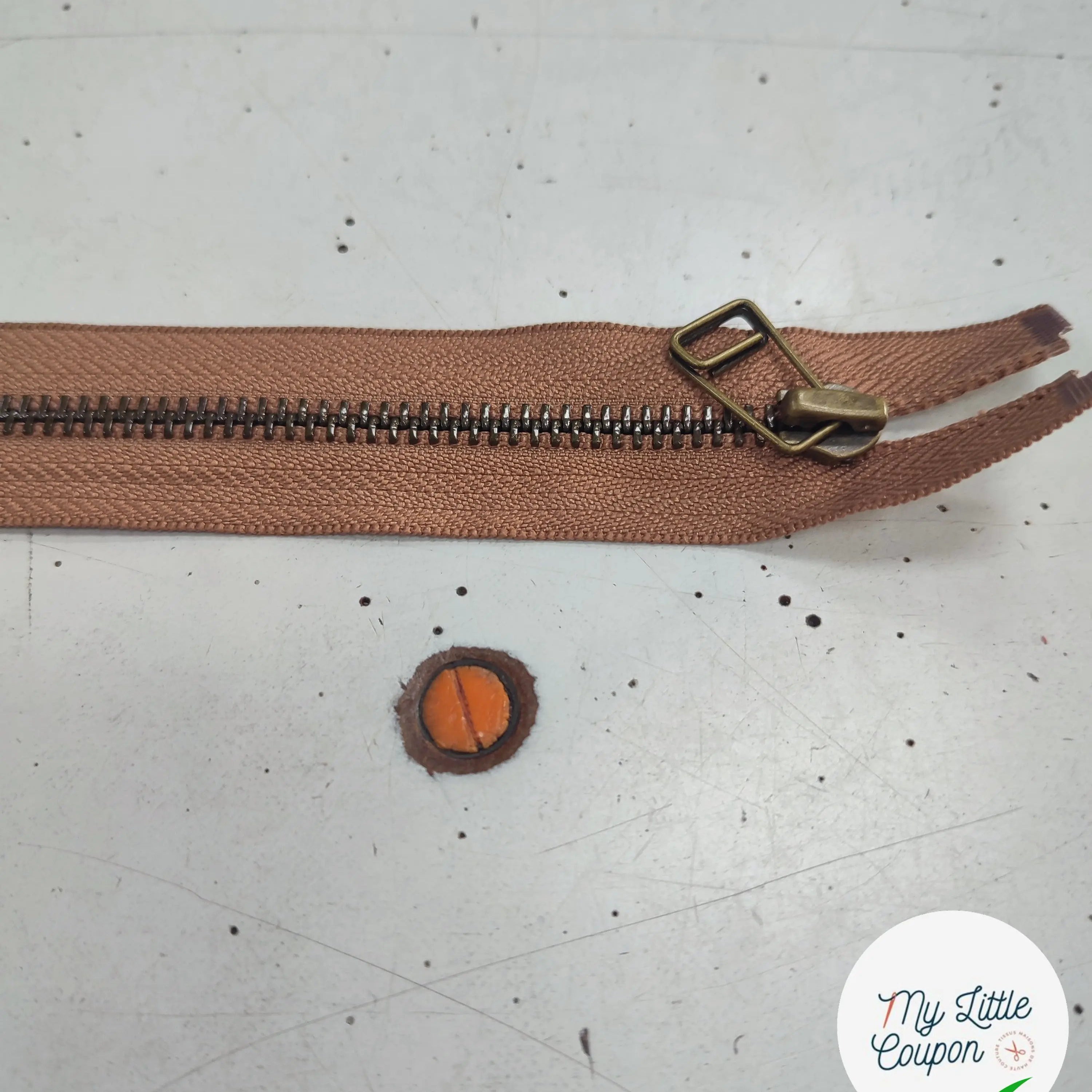 FERMETURE RIRI METAL SÉPARABLE 80CM MARRON CAPPUCCINO - My Little Coupon