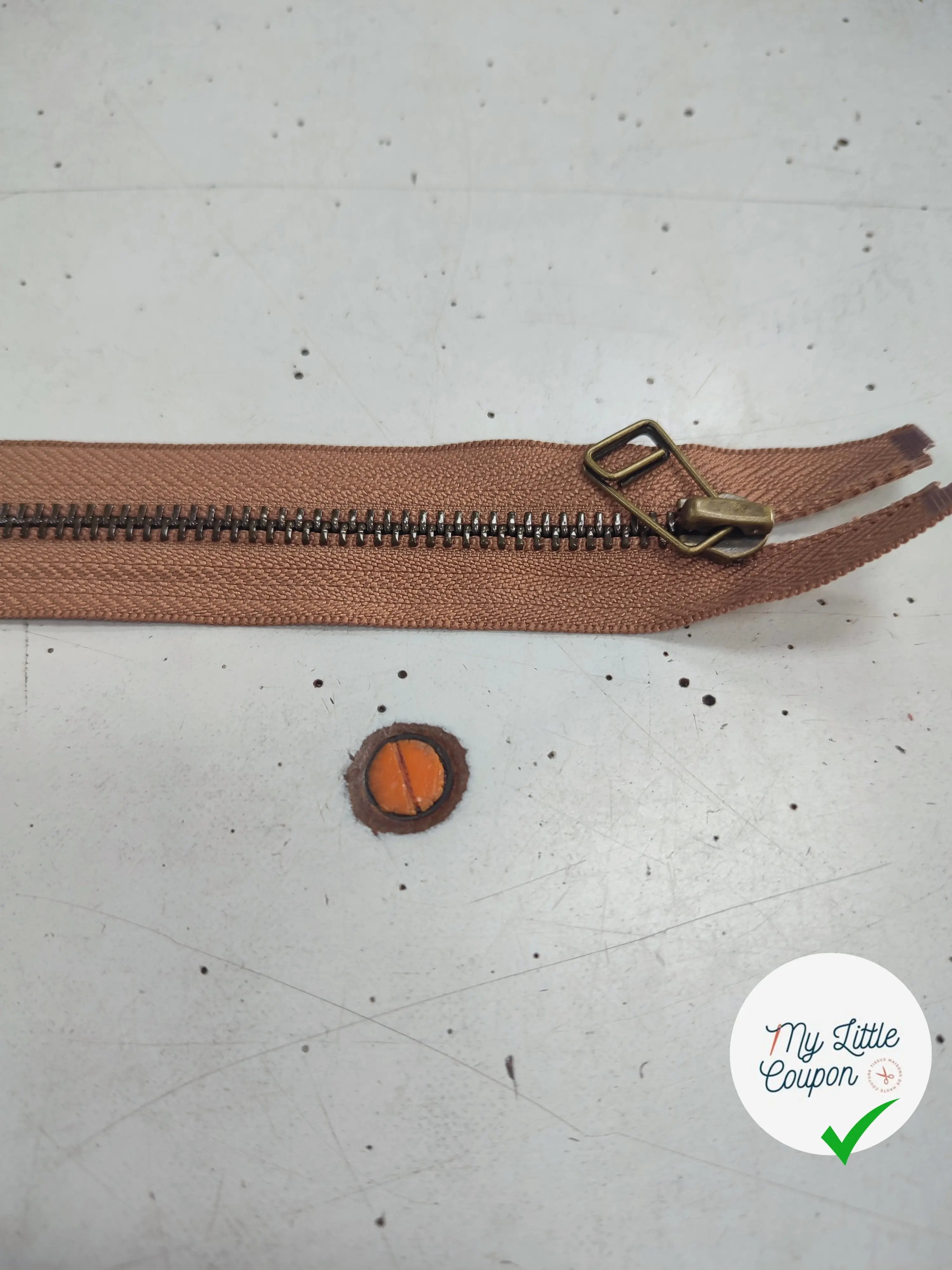 FERMETURE RIRI METAL SÉPARABLE 80CM MARRON CAPPUCCINO - My Little Coupon