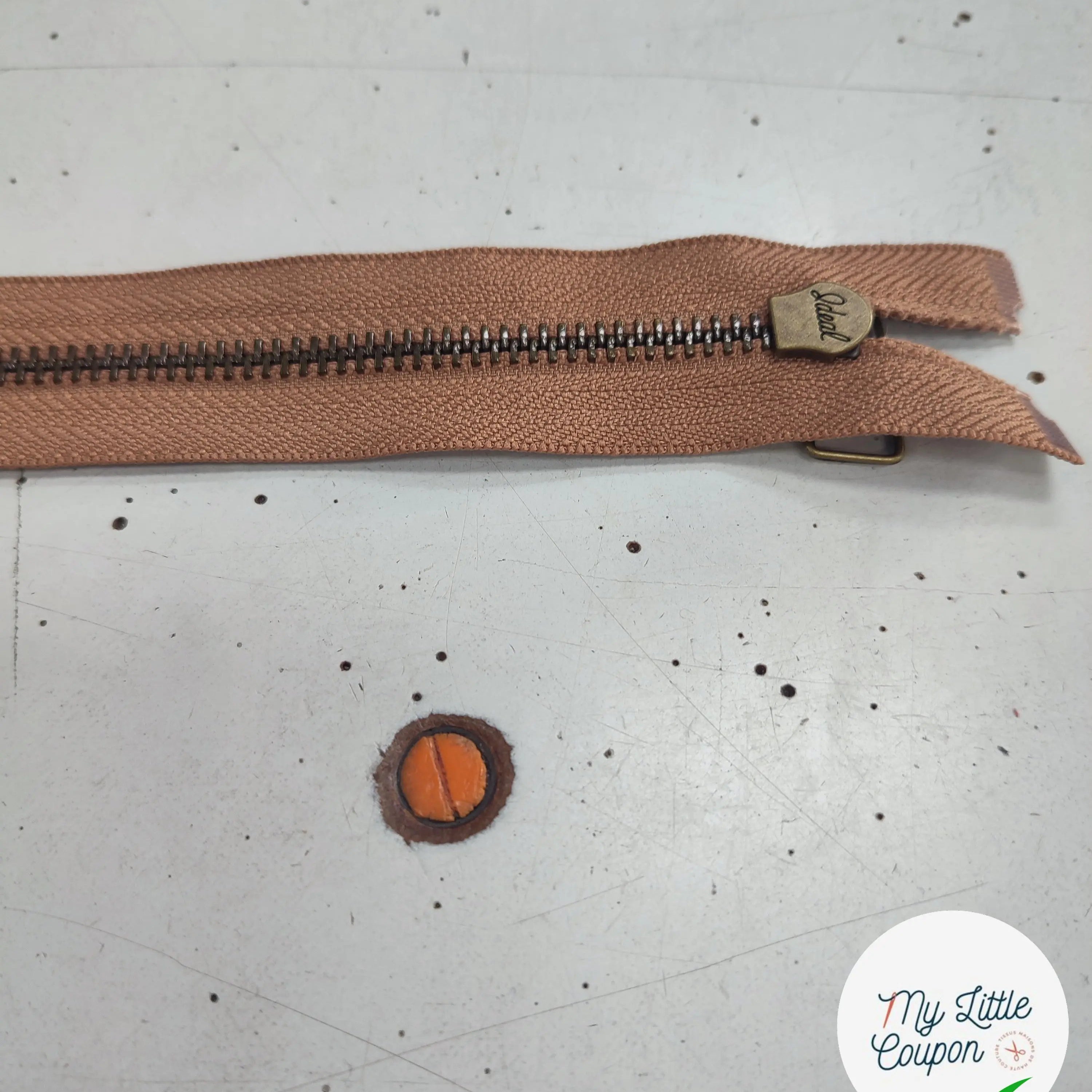 FERMETURE RIRI METAL SÉPARABLE 80CM MARRON CAPPUCCINO - My Little Coupon