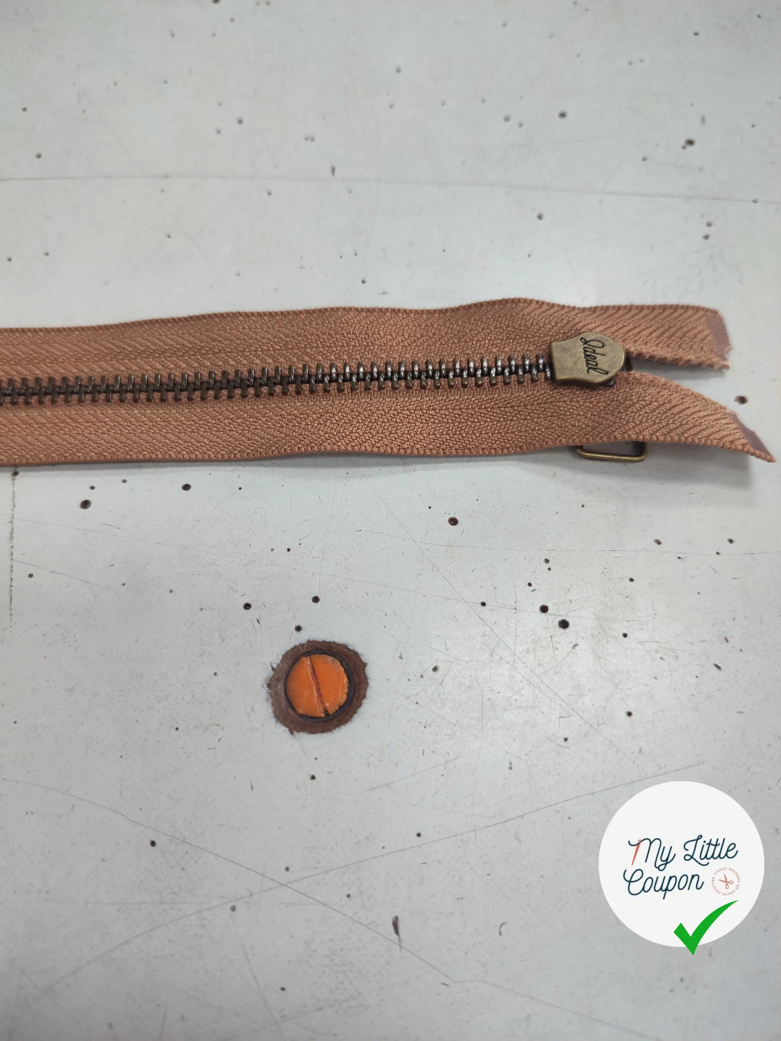 FERMETURE RIRI METAL SÉPARABLE 80CM MARRON CAPPUCCINO - My Little Coupon