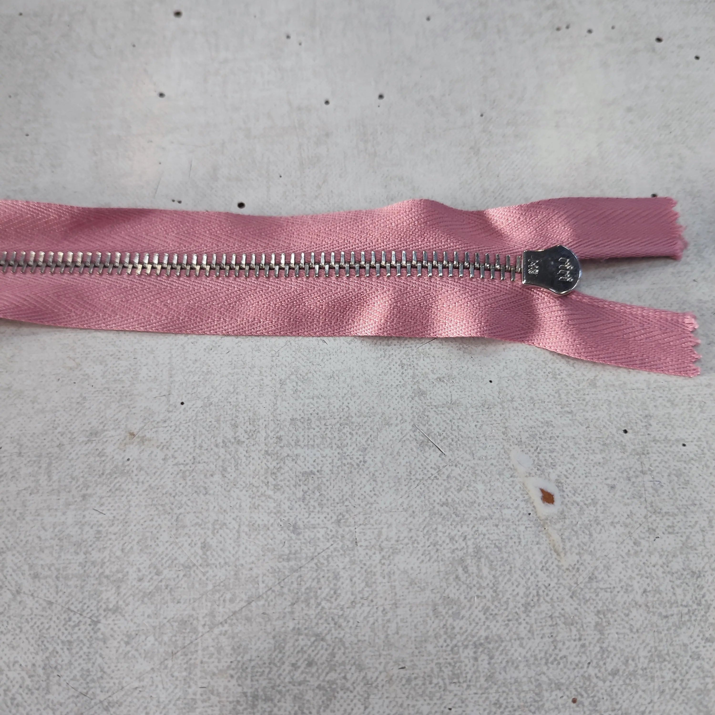 FERMETURE RIRI METAL SÉPARABLE 80CM ROSE M6 - My Little Coupon