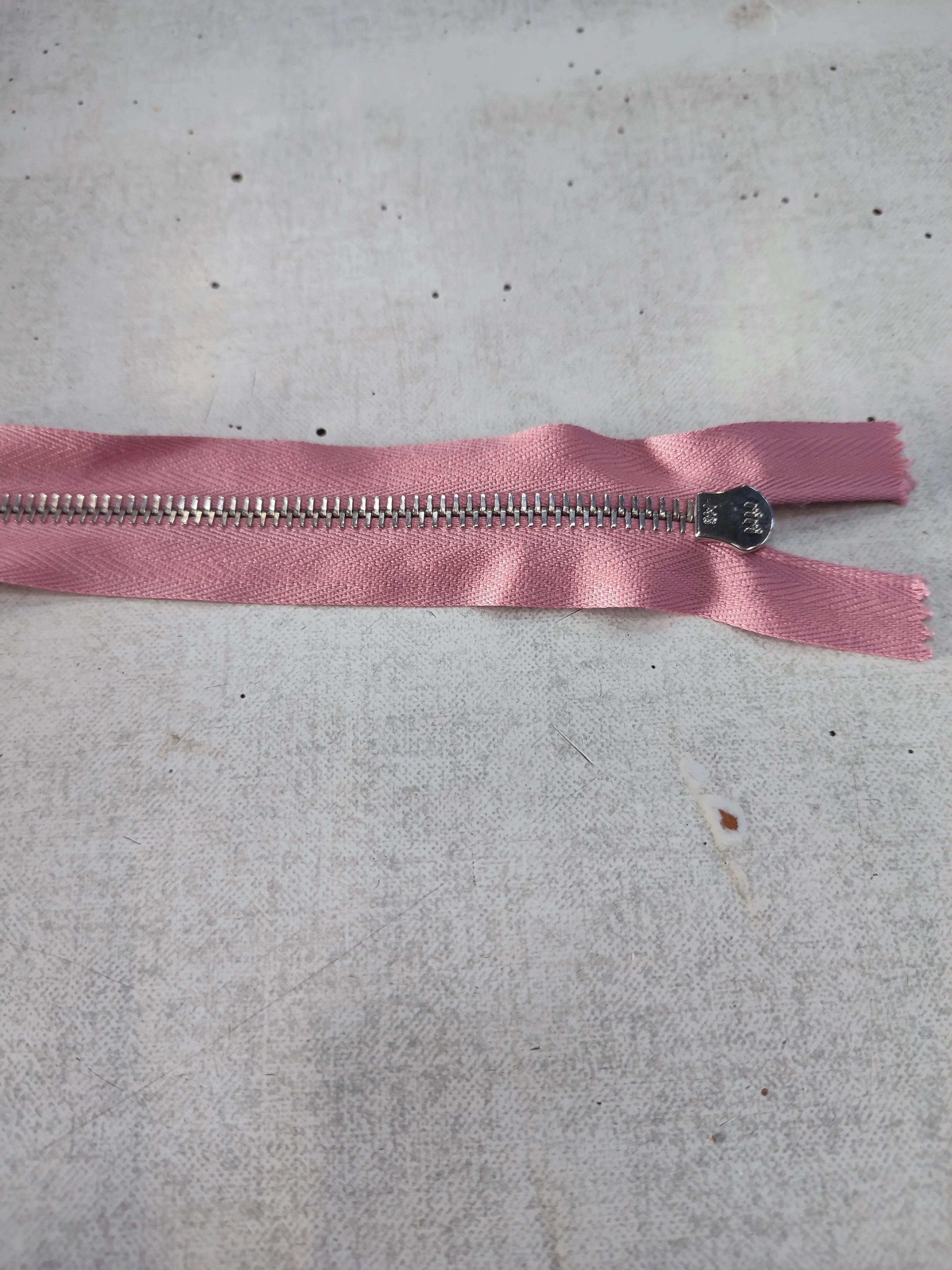 FERMETURE RIRI METAL SÉPARABLE 80CM ROSE M6 - My Little Coupon