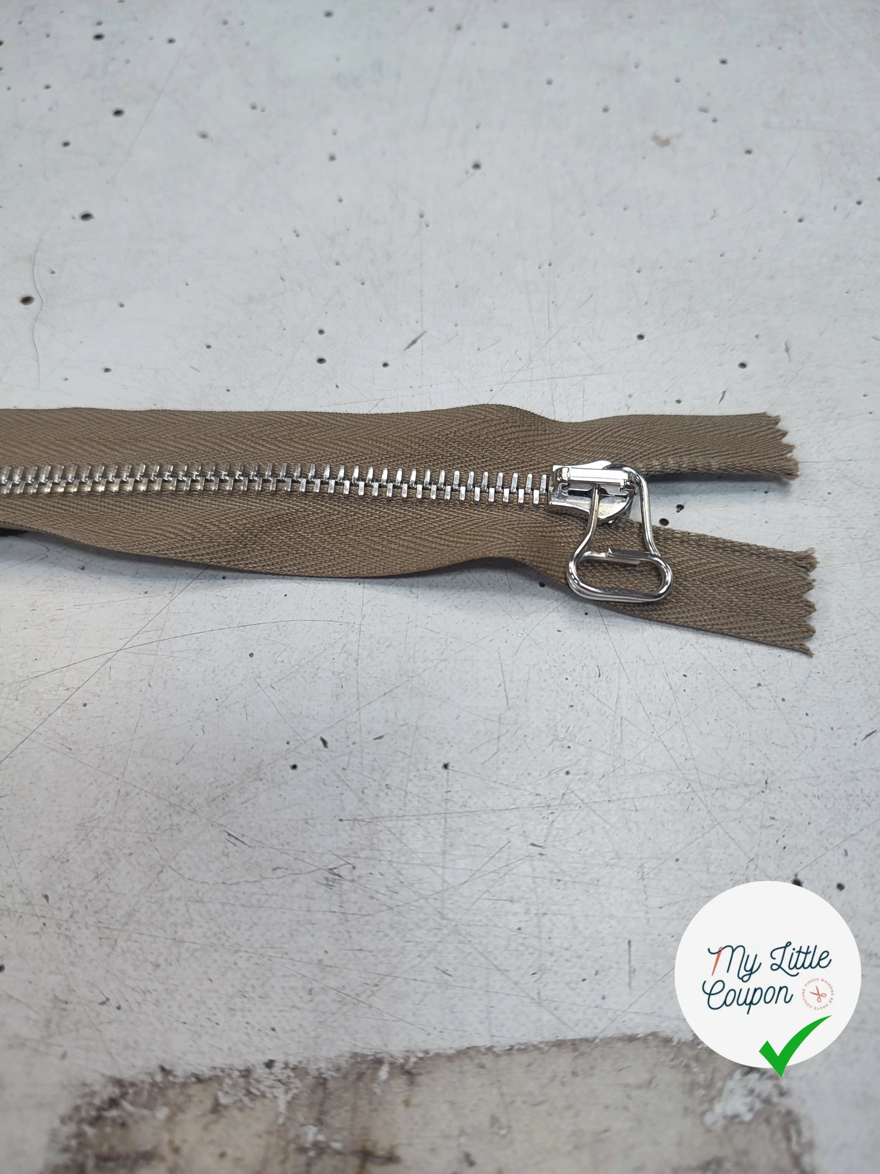 FERMETURE RIRI METAL SÉPARABLE 80CM VERT KAKI CLAIR M6 - My Little Coupon