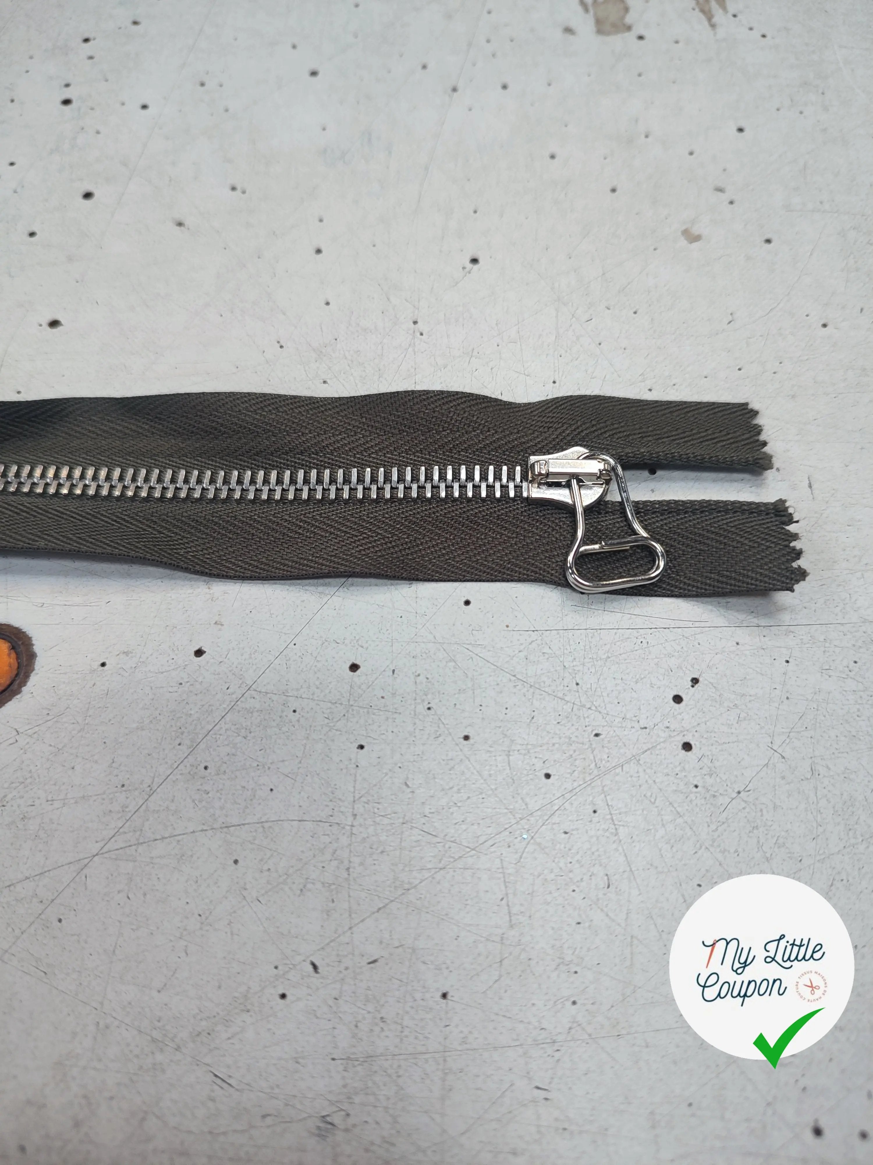 FERMETURE RIRI METAL SÉPARABLE 80CM VERT KAKI M6 - My Little Coupon