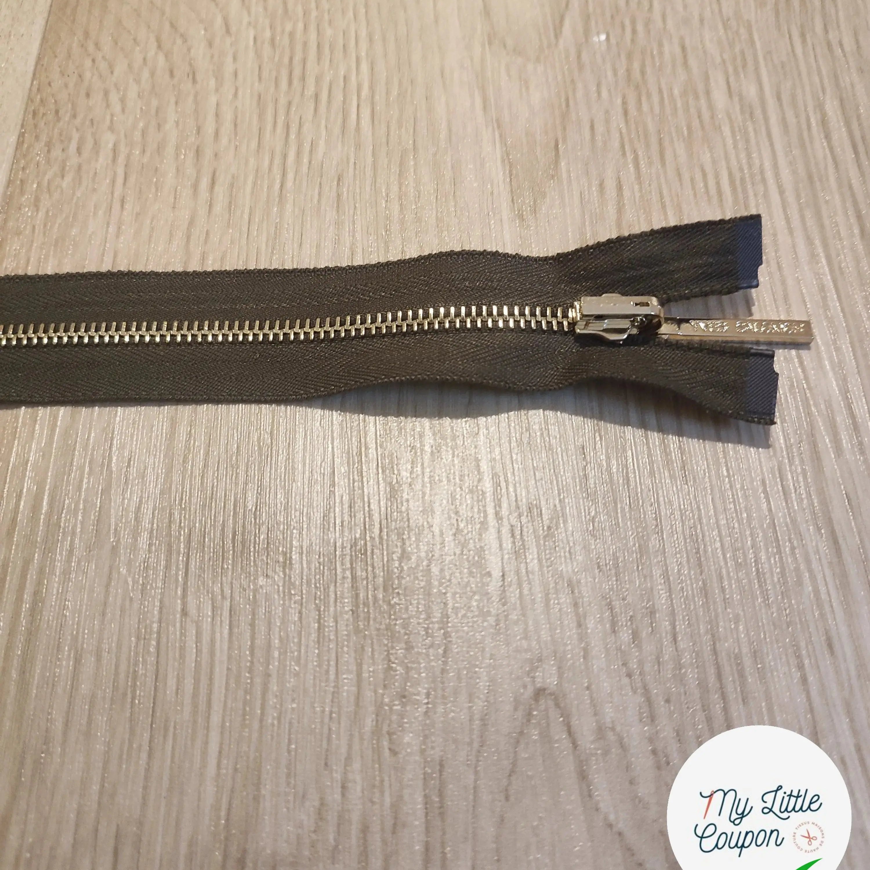 FERMETURE RIRI METAL SÉPARABLE 80CM VERT FONCÉ KAKI - My Little Coupon