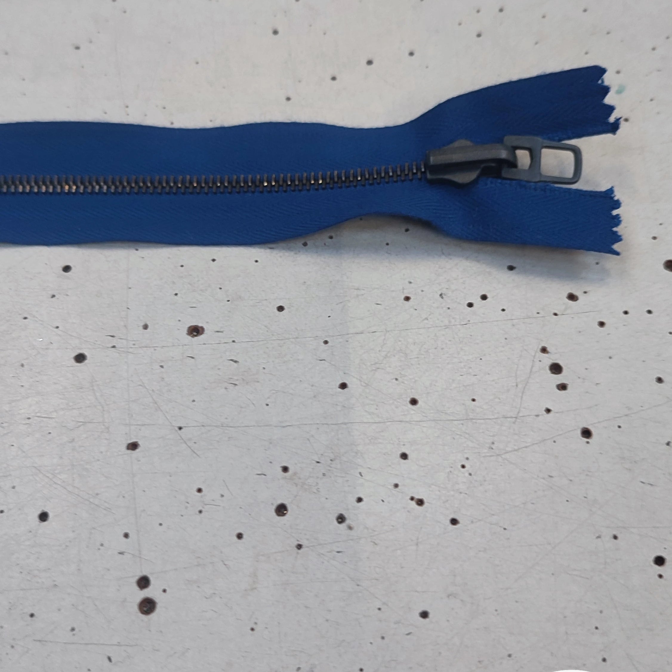 FERMETURE RIRI METAL SÉPARABLE 90CM BLEU - My Little Coupon