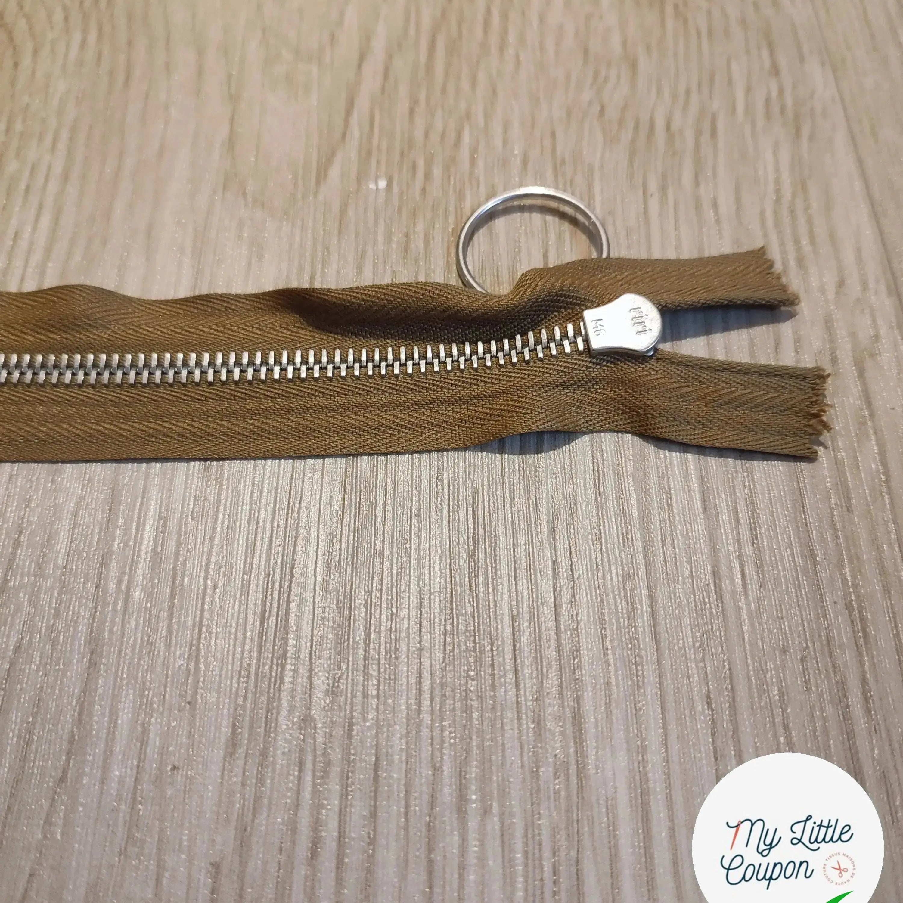 FERMETURE RIRI METAL NON SÉPARABLE 25CM MARRON CAFÉ M6 - My Little Coupon