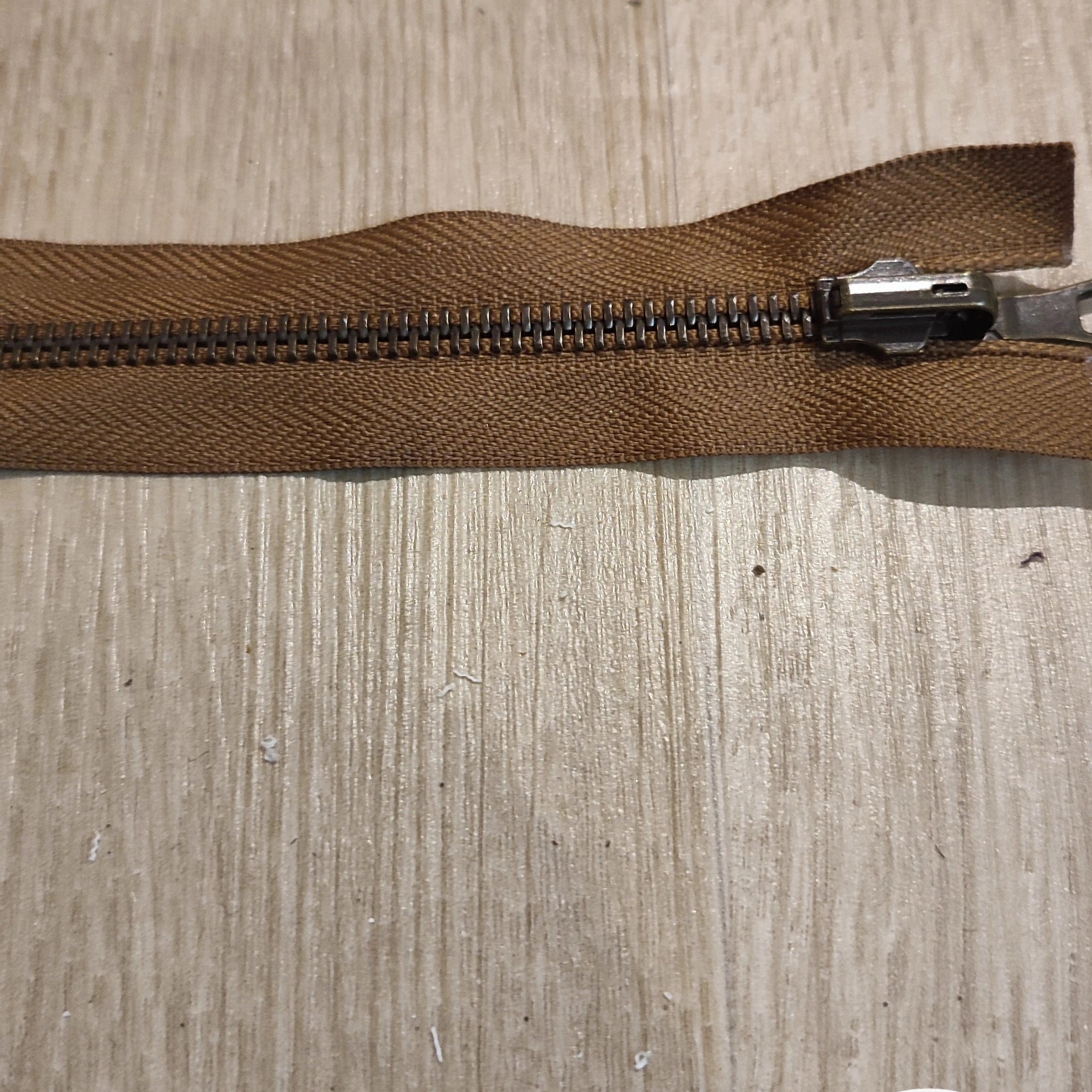 FERMETURE RIRI METAL SÉPARABLE RÉVERSIBLE 60CM MARRON - My Little Coupon