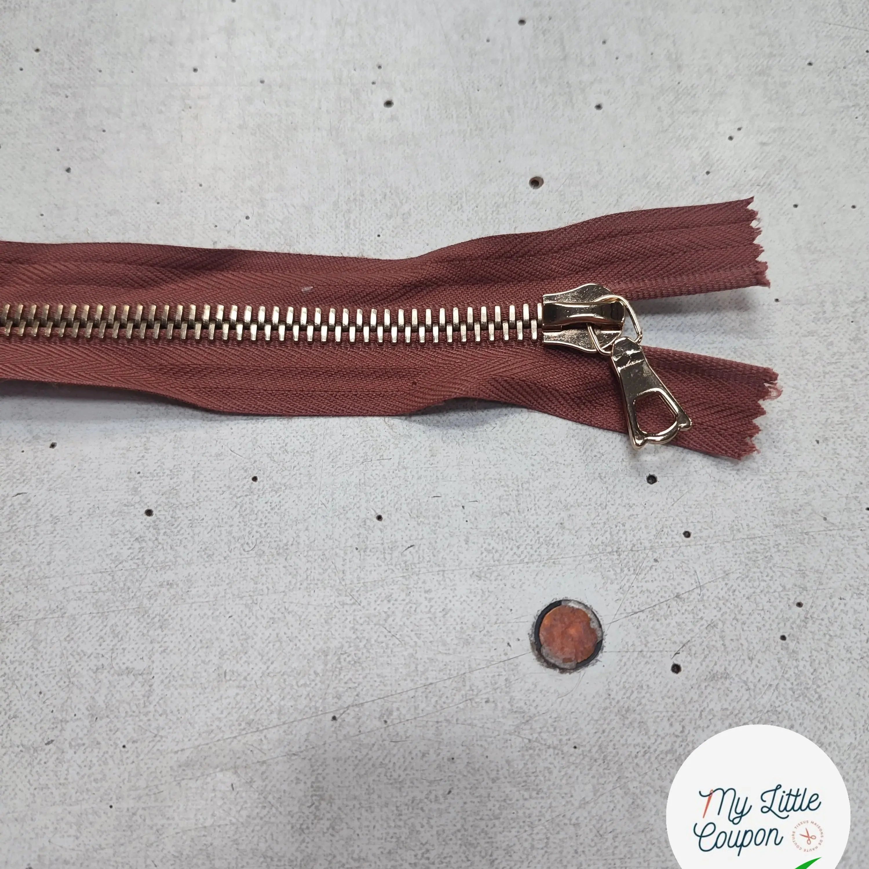 FERMETURE RIRI METAL NON SÉPARABLE 20CM MARRON BORDEAUX M8 - My Little Coupon