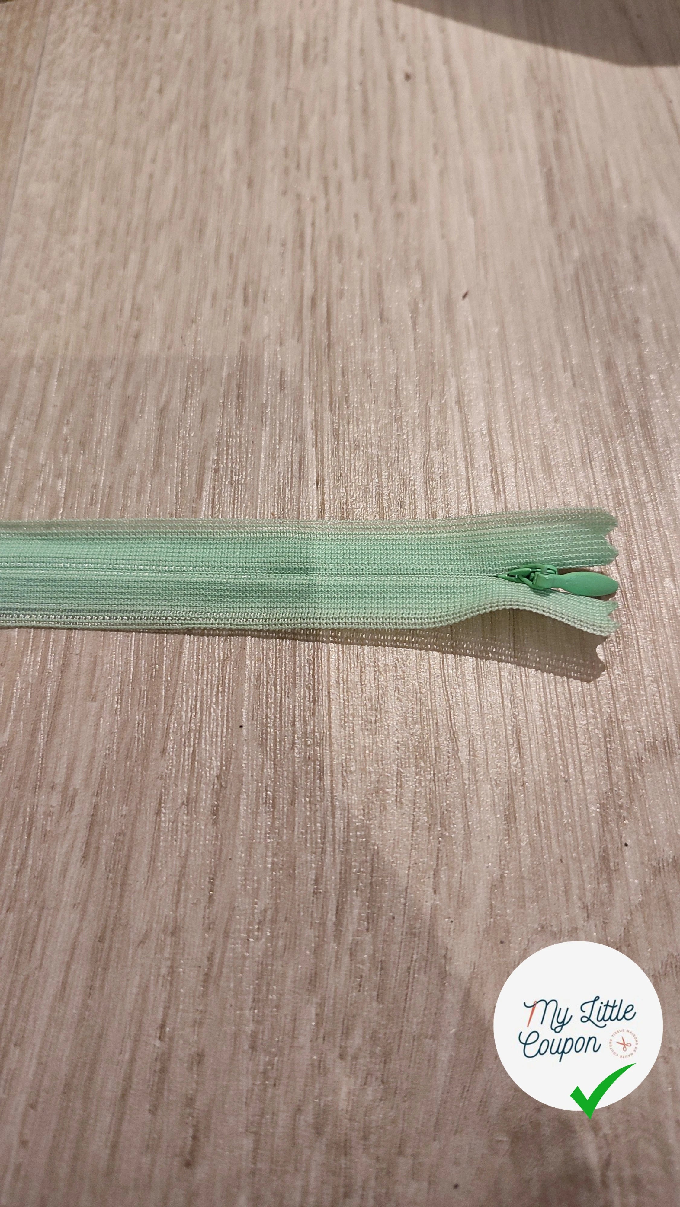 FERMETURE RIRI PLASTIQUE NON SÉPARABLE INVISIBLE 24CM VERT MENTHE - My Little Coupon