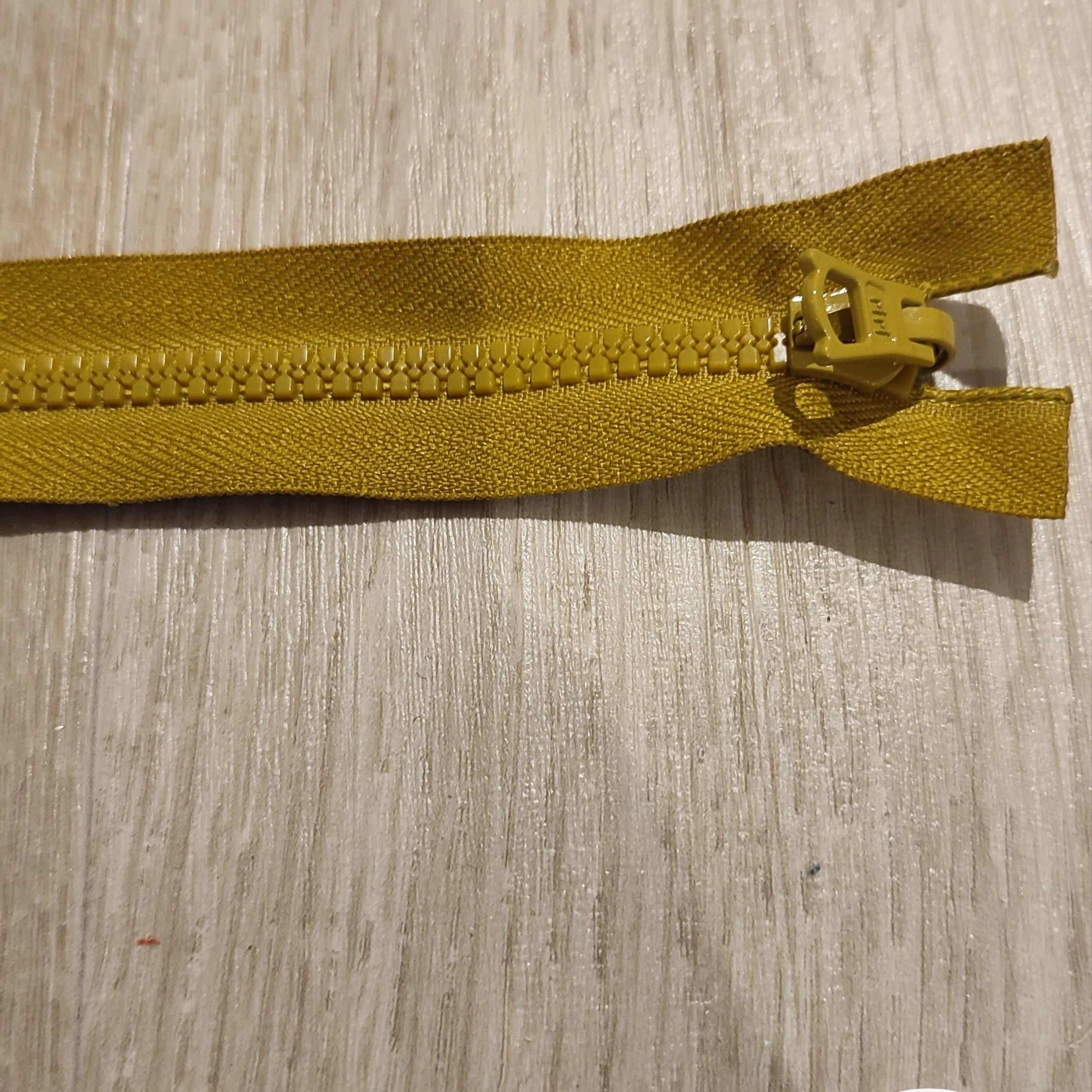 FERMETURE RIRI PLASTIQUE NON SÉPARABLE RÉVERSIBLE 50CM JAUNE MOUTARDE - My Little Coupon