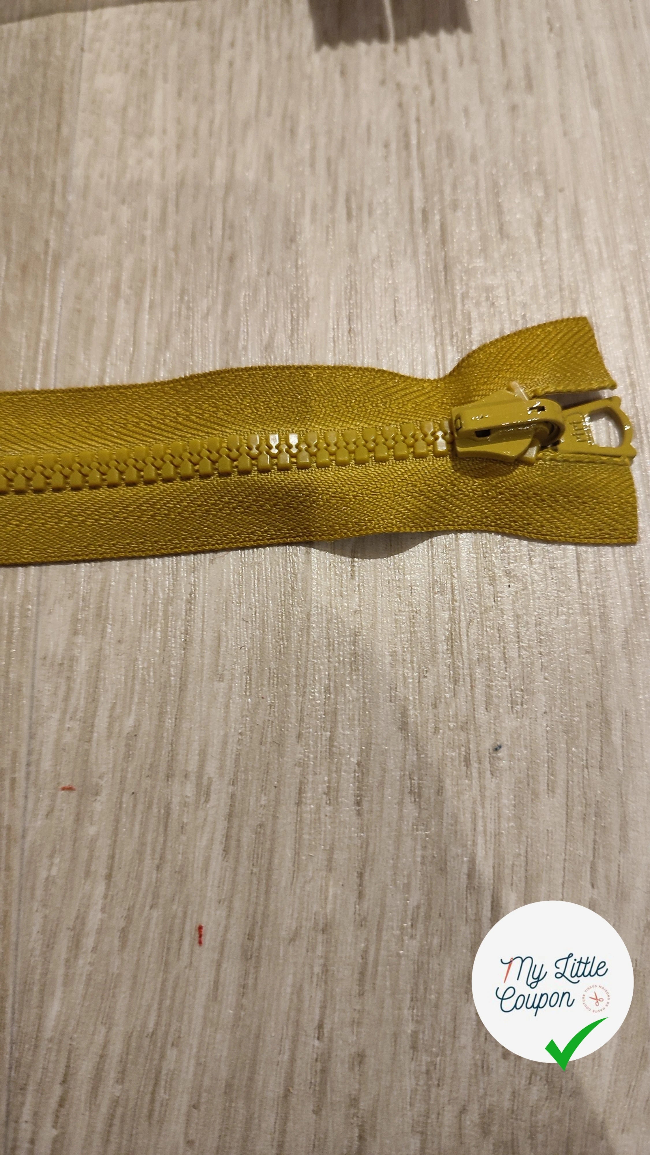 FERMETURE RIRI PLASTIQUE NON SÉPARABLE RÉVERSIBLE 50CM JAUNE MOUTARDE - My Little Coupon