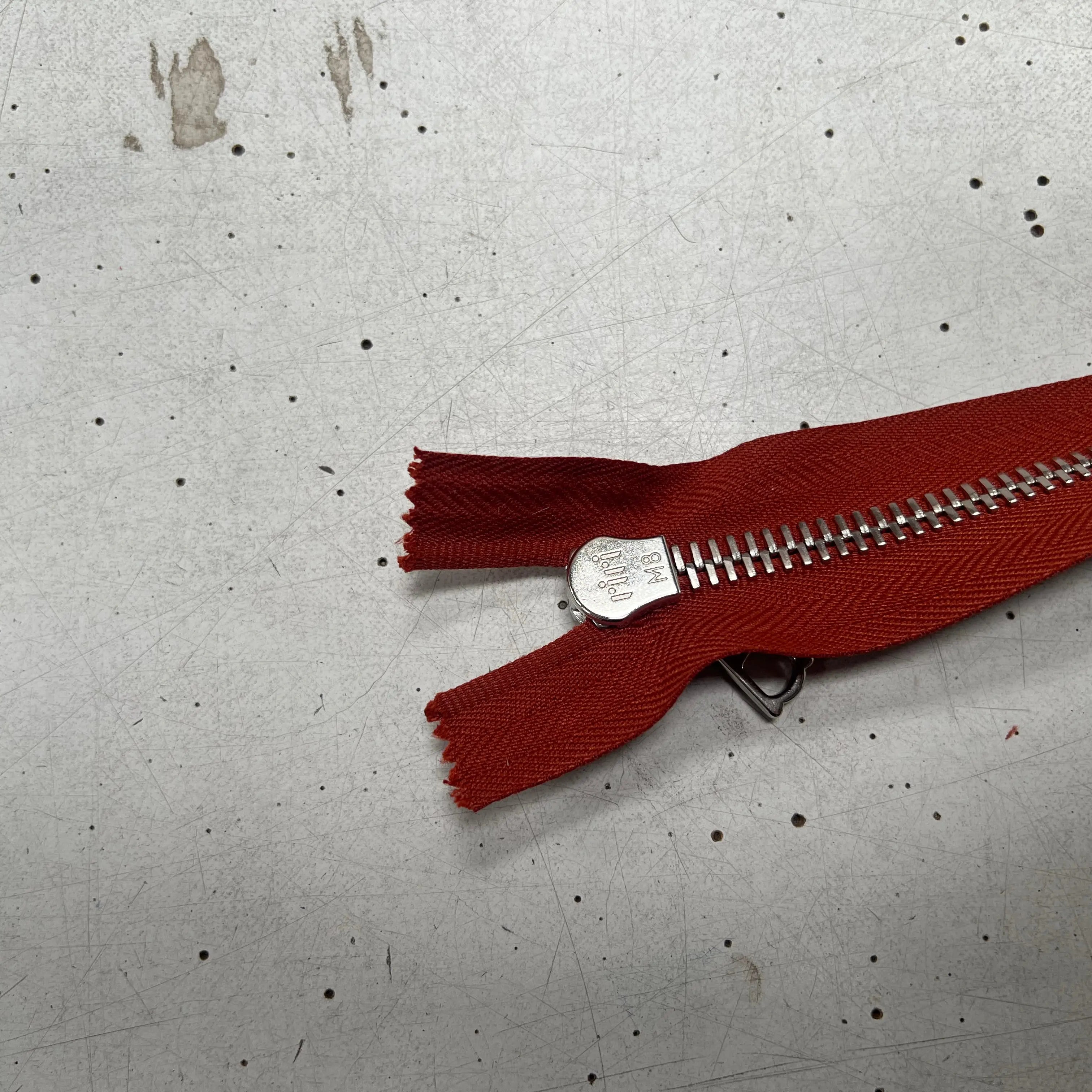 FERMETURE RIRI SÉPARABLE ROUILLE MÉTAL 70 CM - My Little Coupon