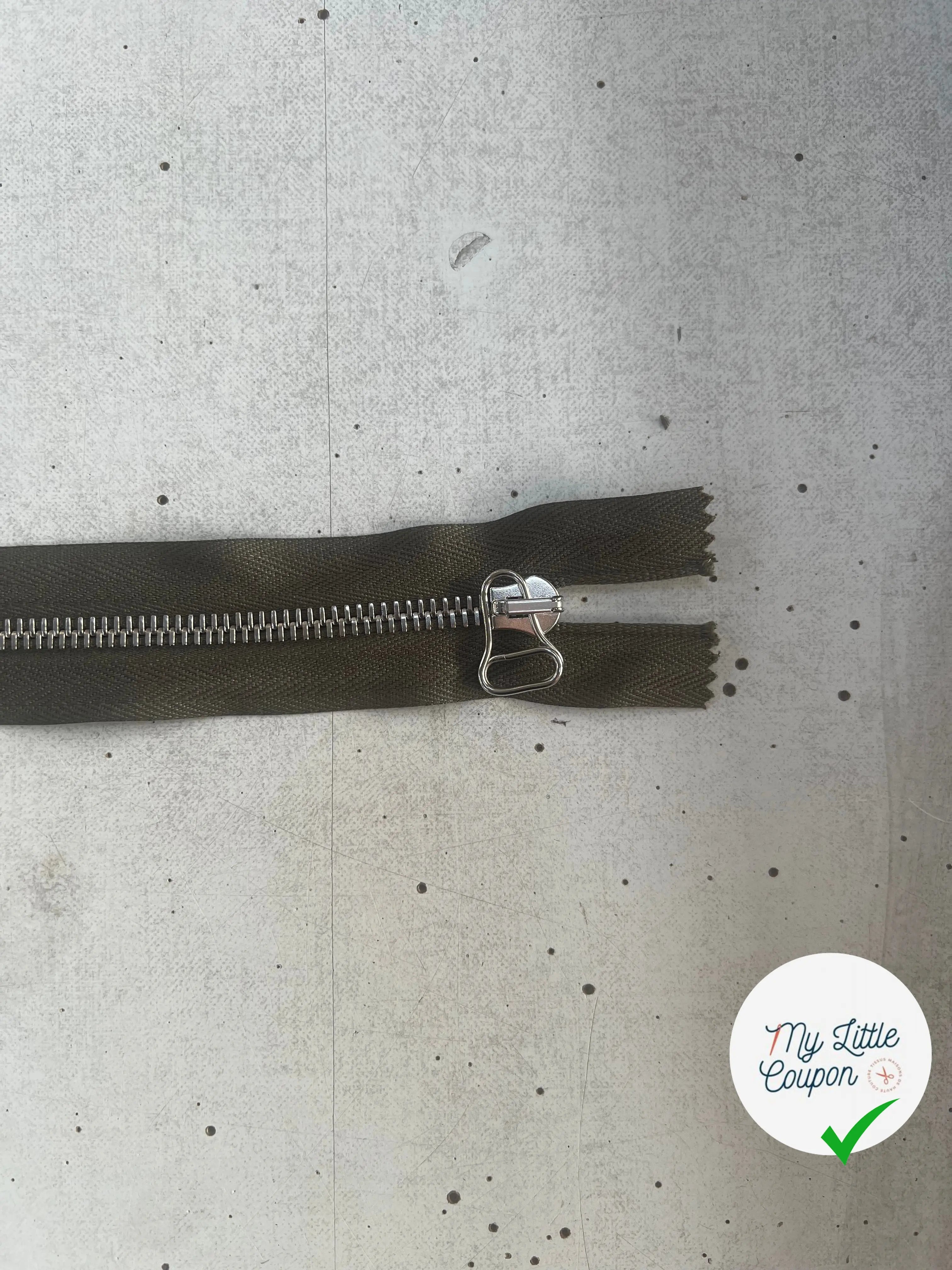 FERMETURE RIRI SÉPARABLE VERT MÉTAL 45 CM - My Little Coupon