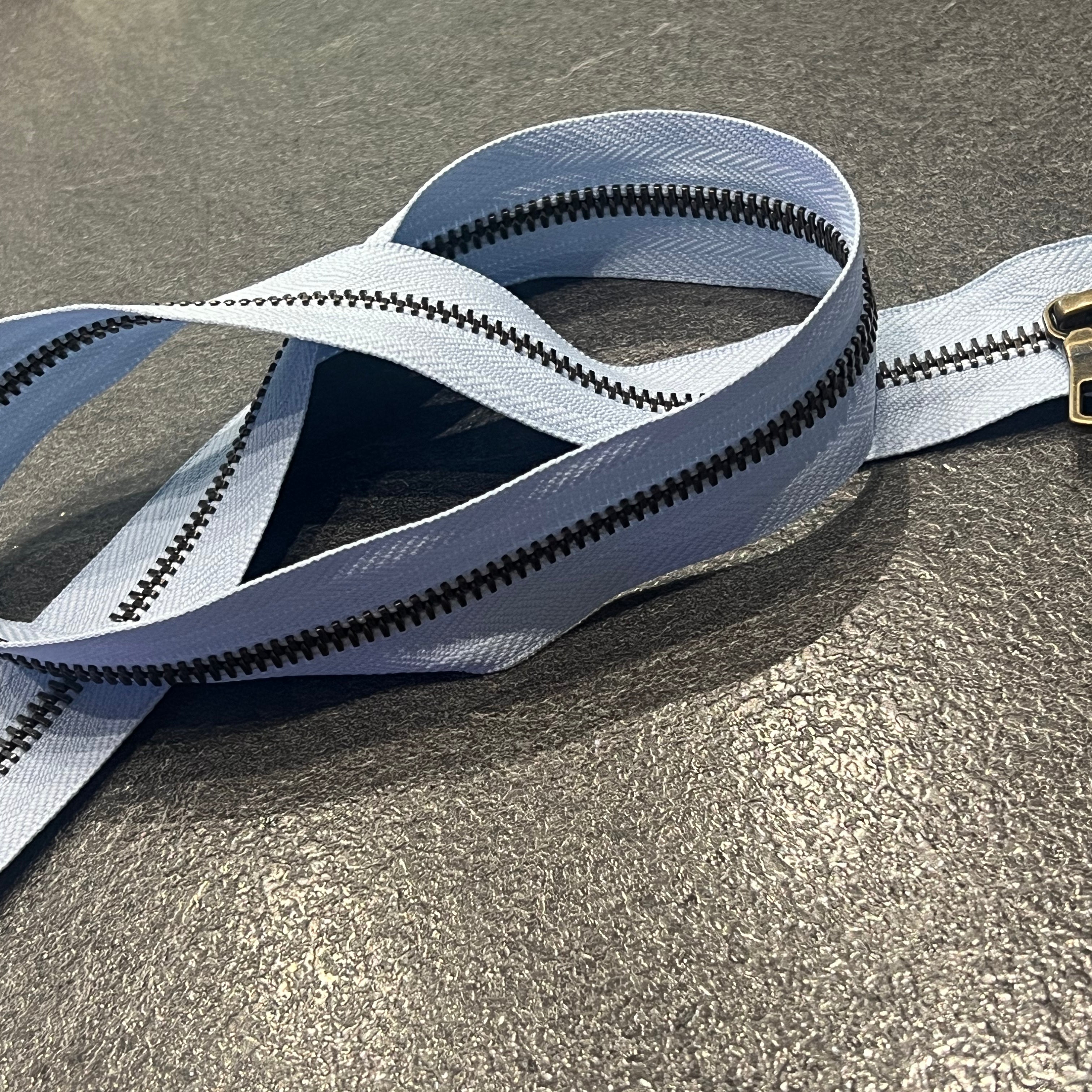 FERMETURE SEPARABLE BLEU CIEL 60 CM - My Little Coupon