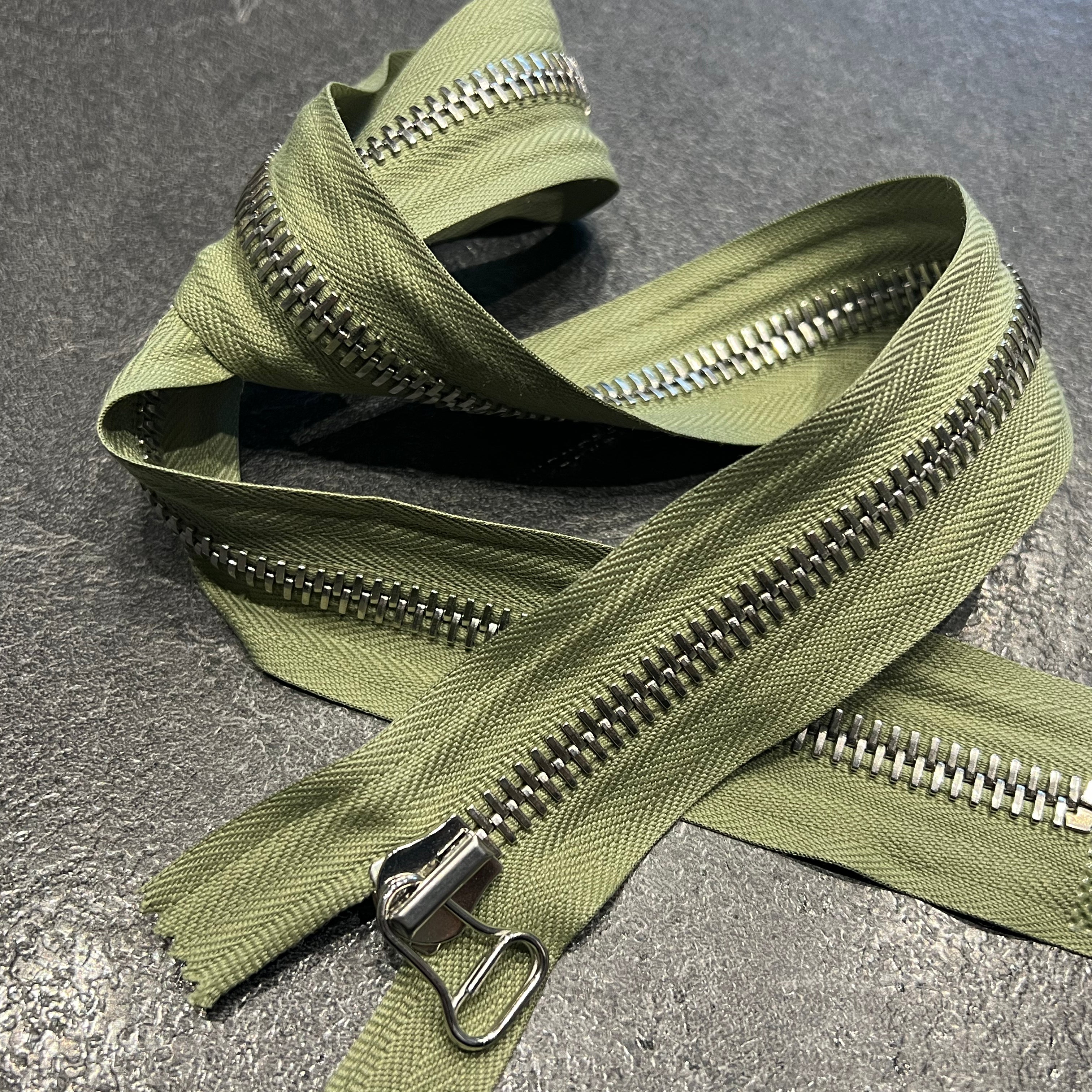 FERMETURE SÉPARABLE VERT OLIVE 65cm - My Little Coupon