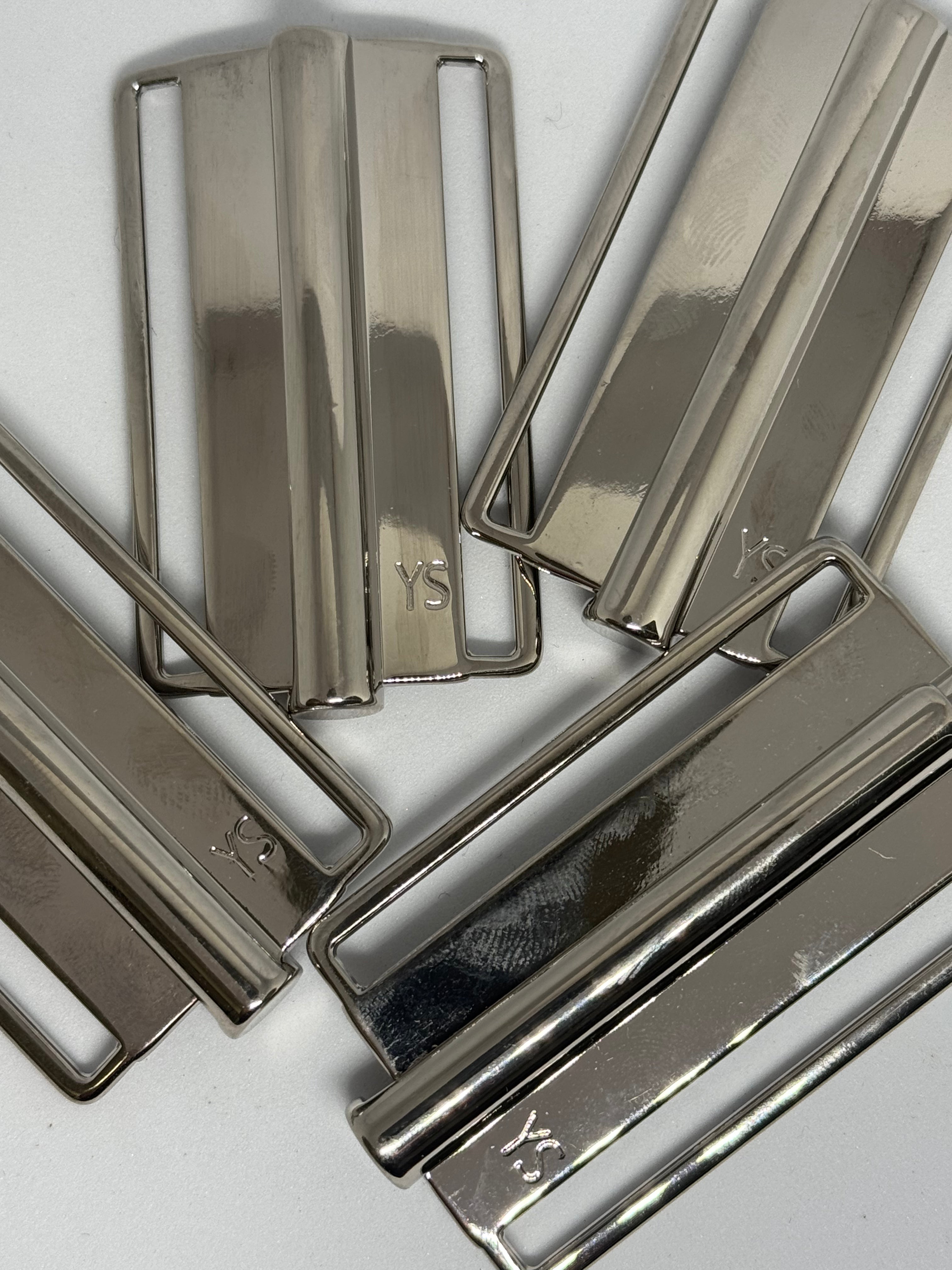 FERMOIR CEINTURE METAL ARGENTE - My Little Coupon