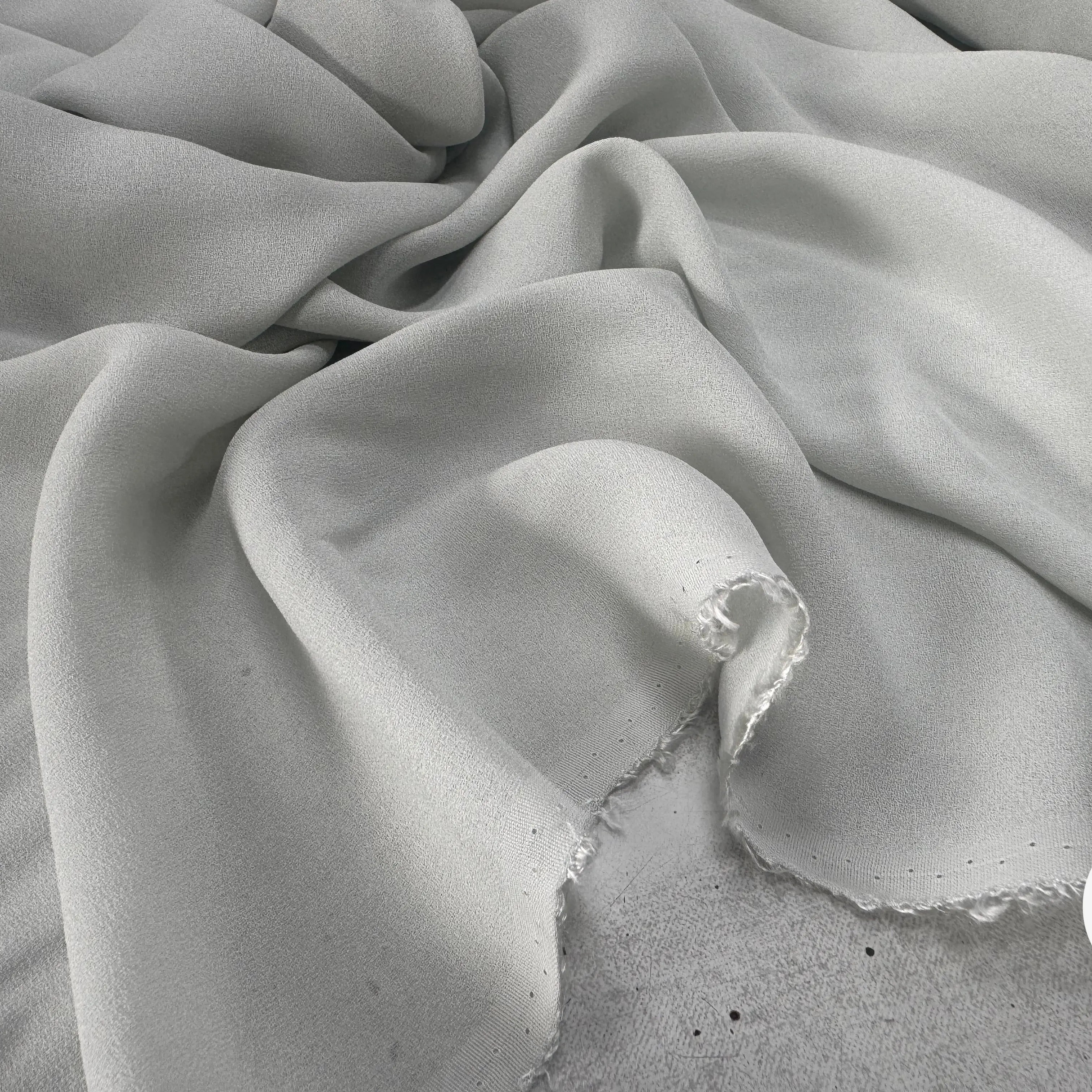 FINE SHEER CRÊPE 100 % VISCOSE , Airy Grey - My Little Coupon