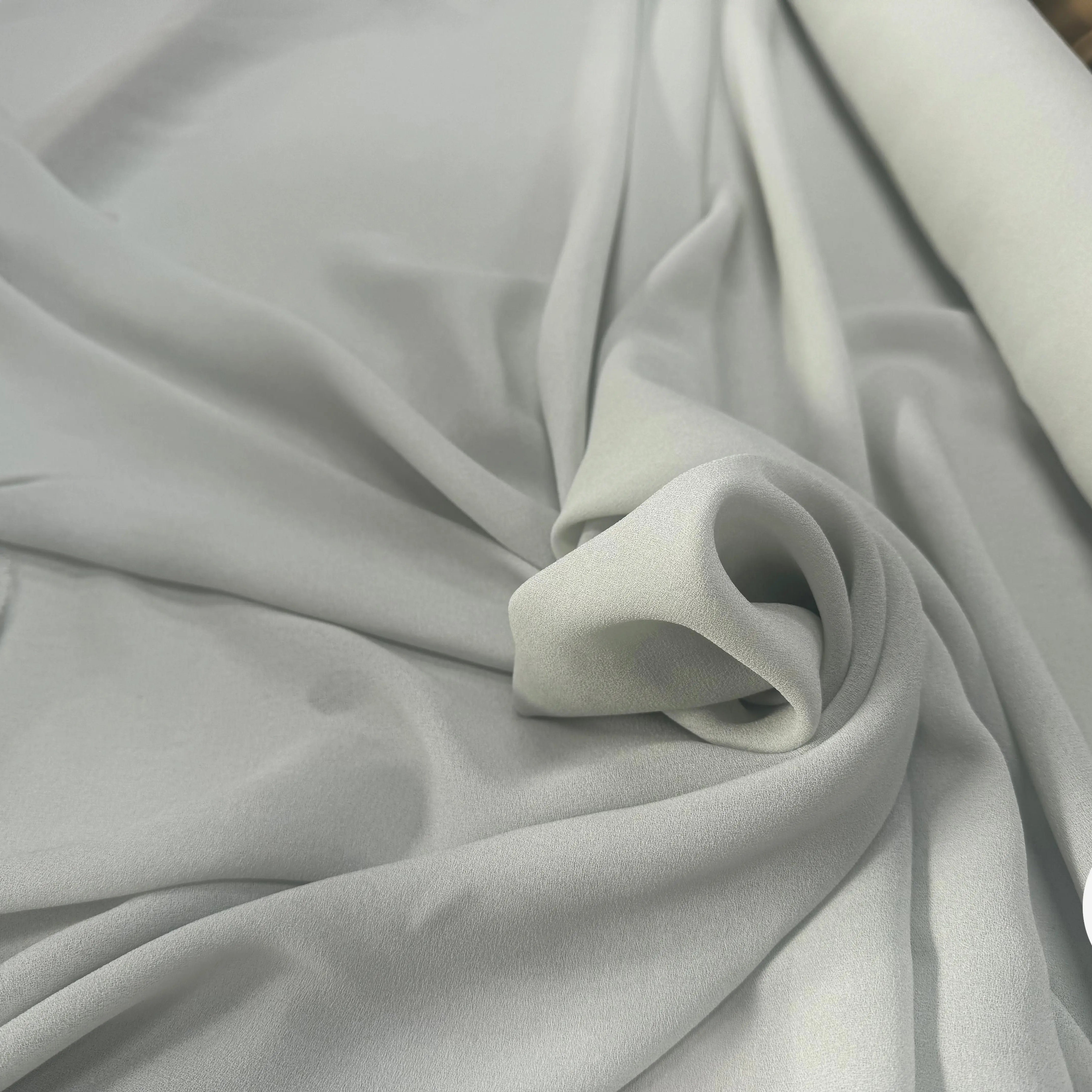 FINE SHEER CRÊPE 100 % VISCOSE , Airy Grey - My Little Coupon