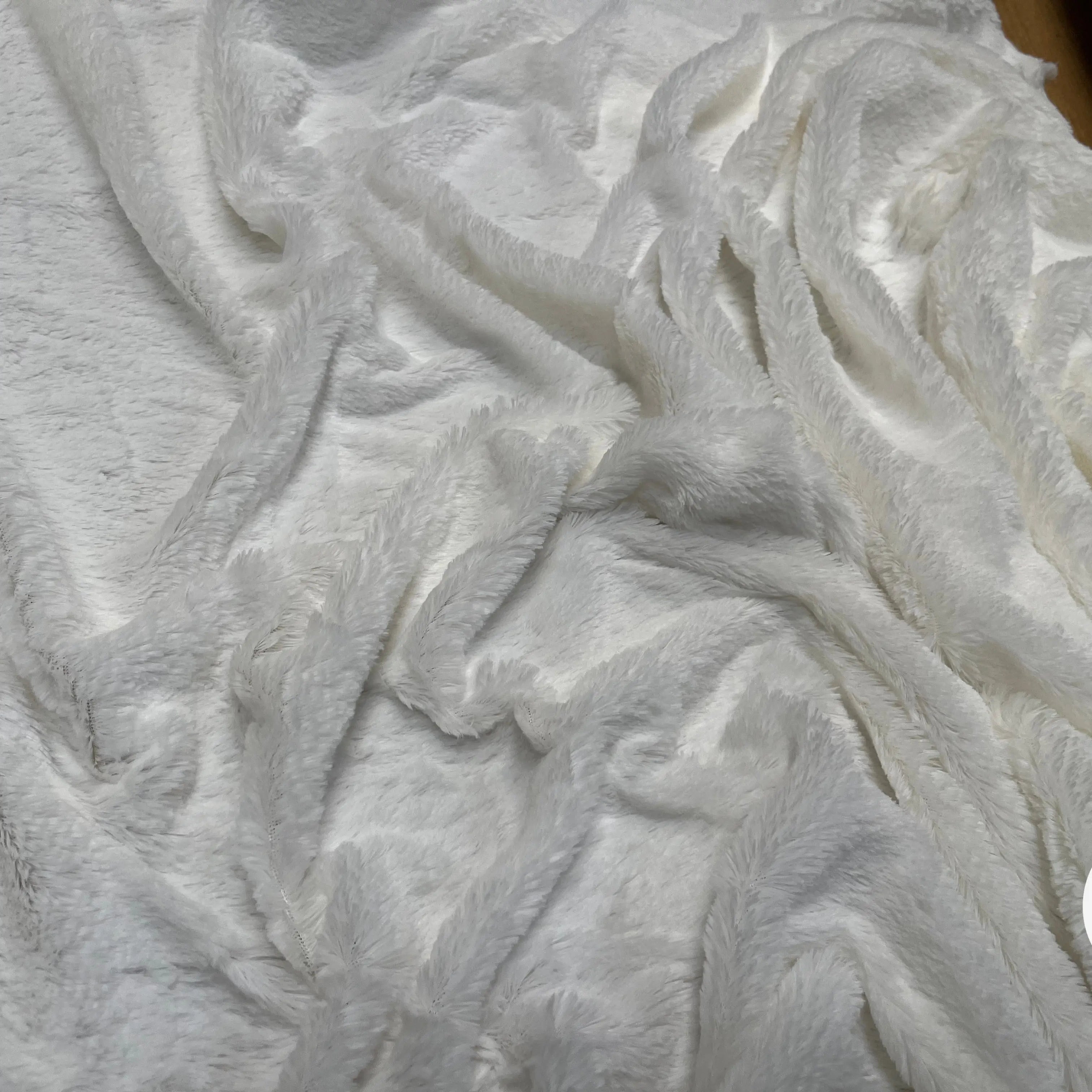 FOURRURE LEGREMENT BRILLANTE CHINCHILLA ECRU - My Little Coupon