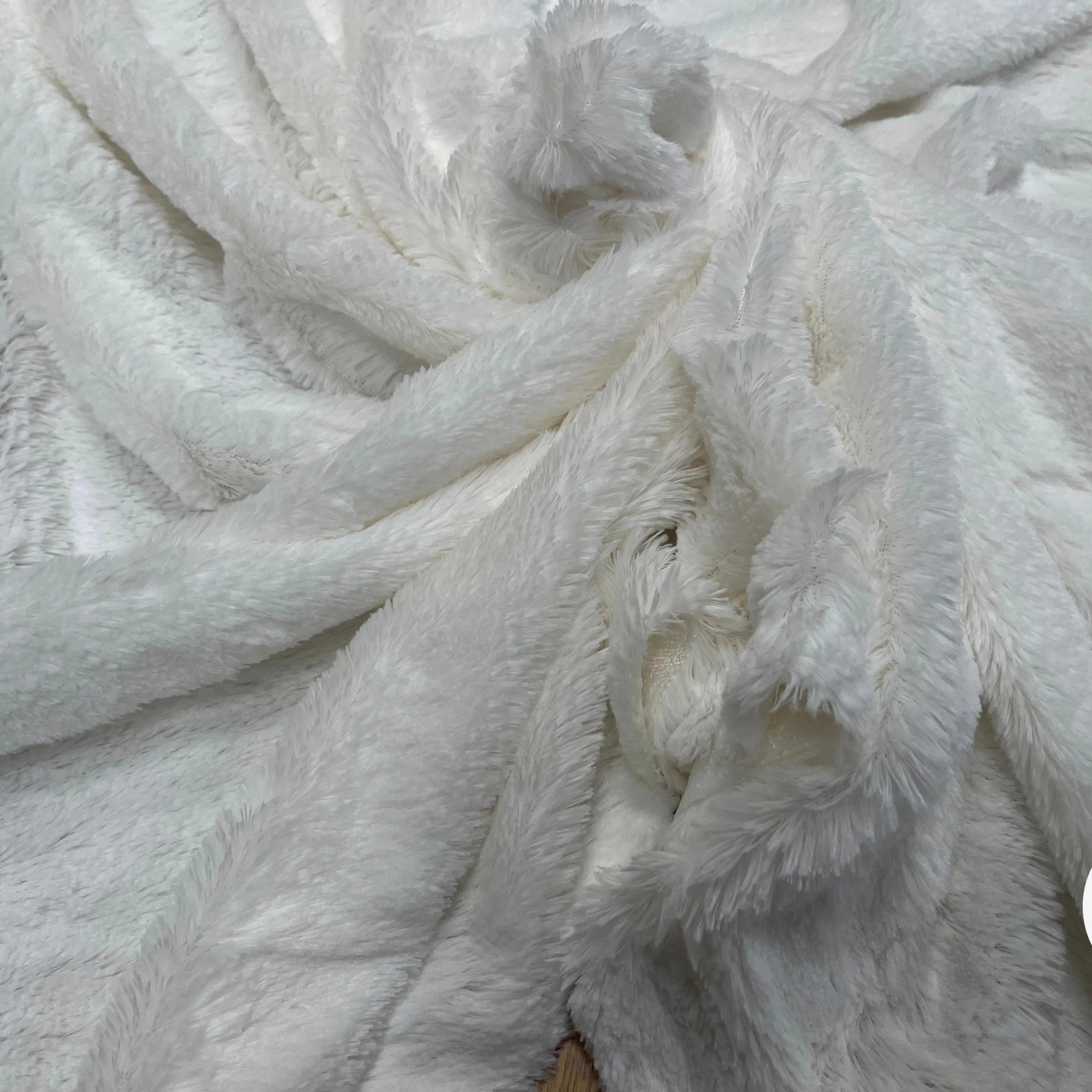 FOURRURE LEGREMENT BRILLANTE CHINCHILLA ECRU - My Little Coupon