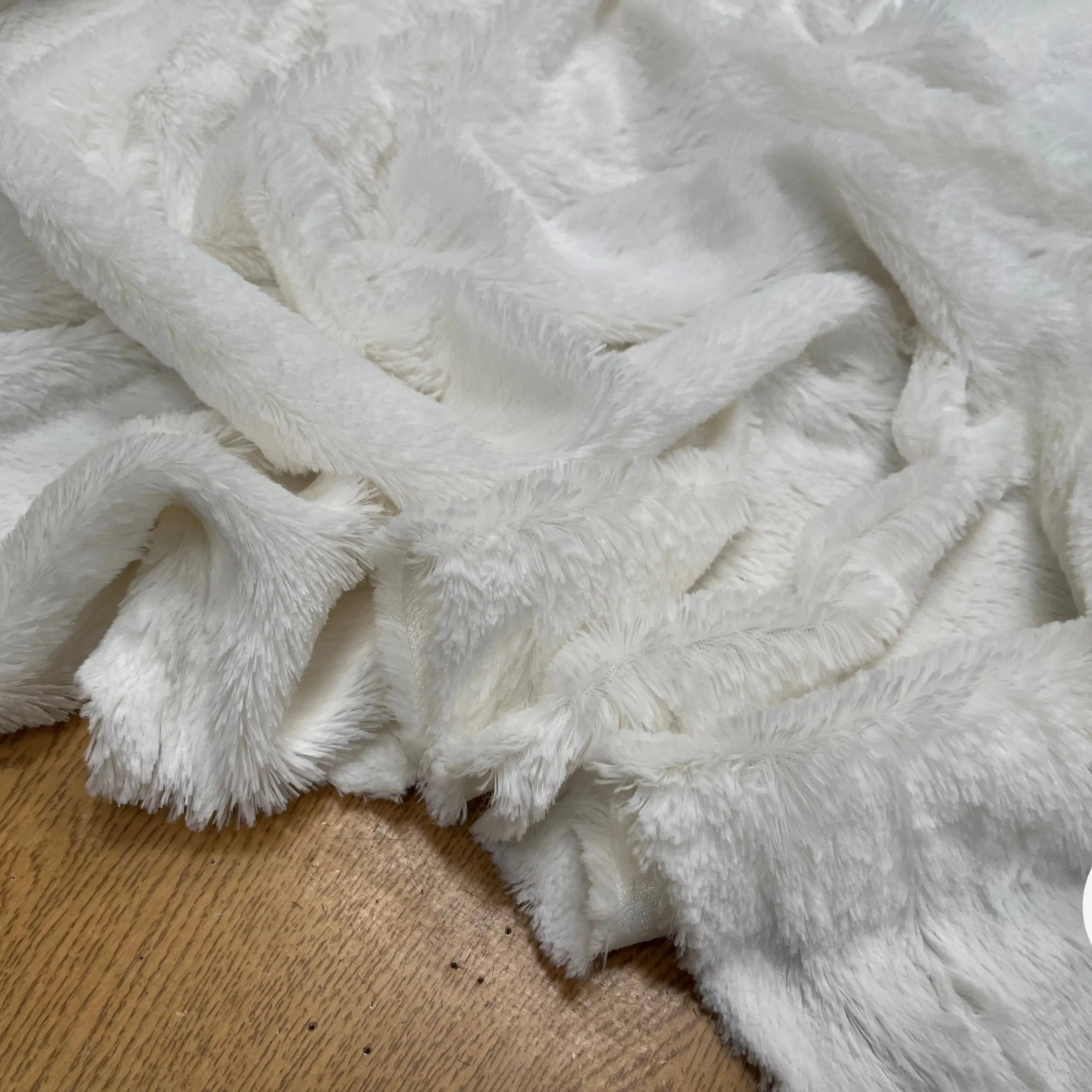 FOURRURE LEGREMENT BRILLANTE CHINCHILLA ECRU - My Little Coupon