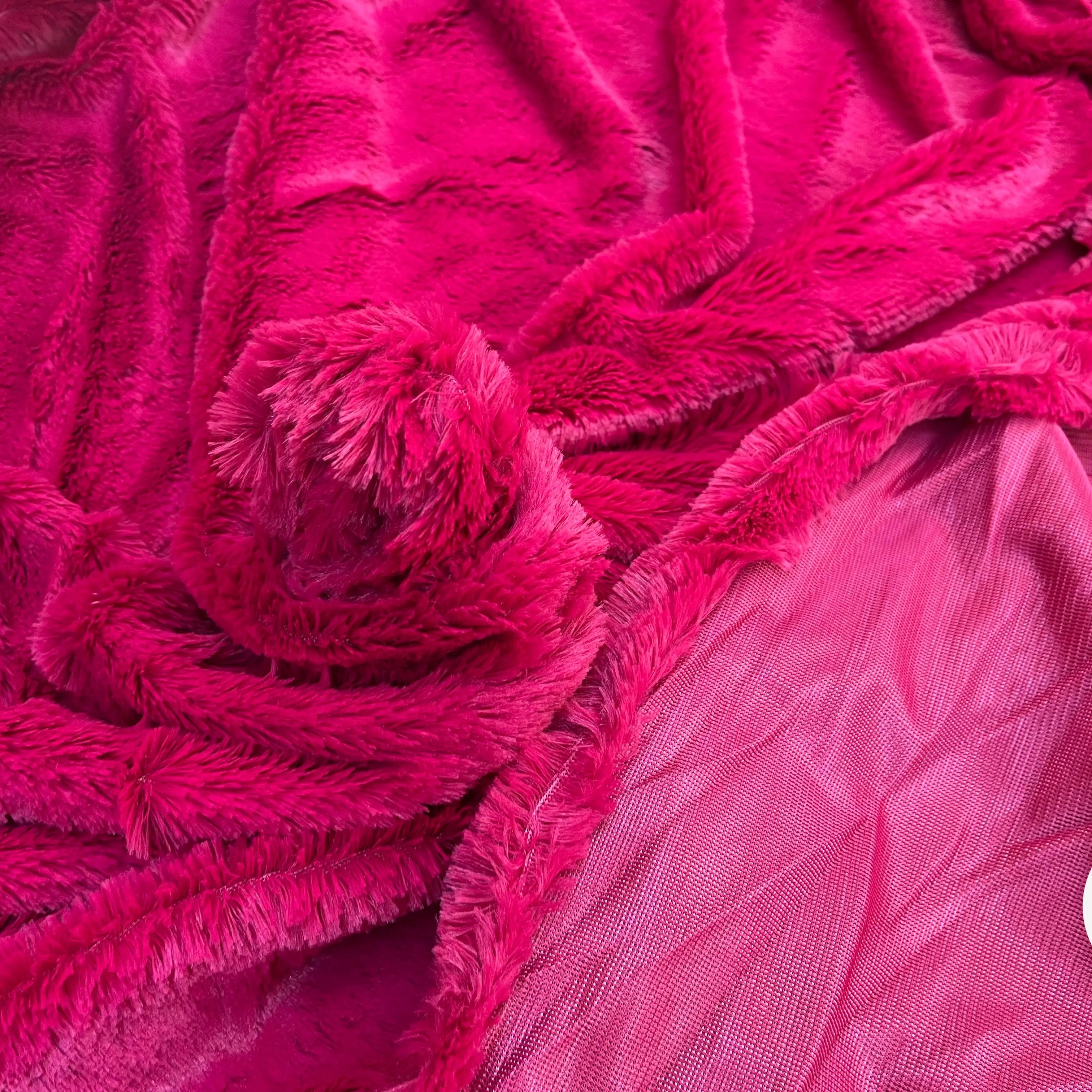 FOURRURE LEGREMENT BRILLANTE CHINCHILLA FRAMBOISE - My Little Coupon