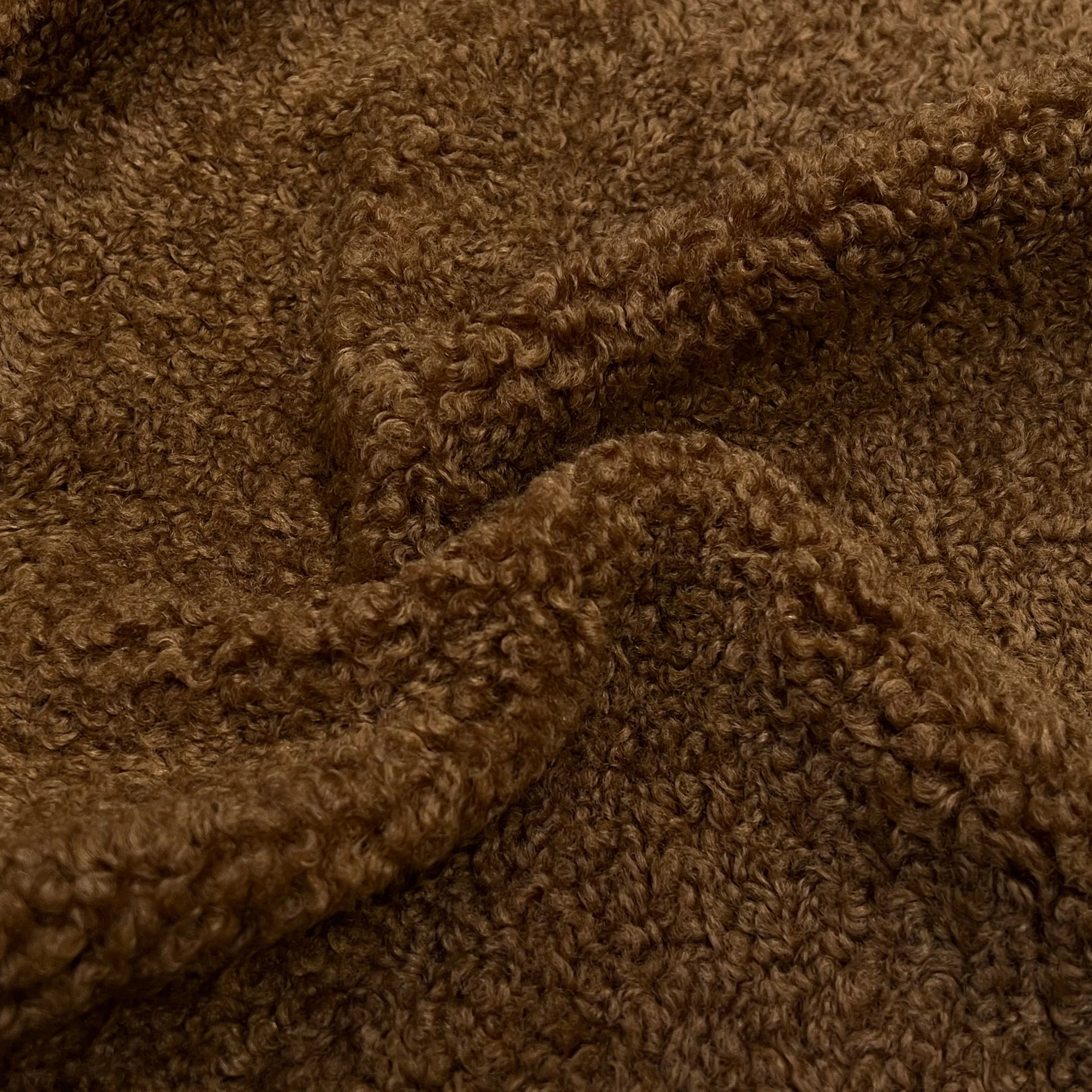 FOURRURE MOUTON MARRON FONCÉ 160CM - My Little Coupon