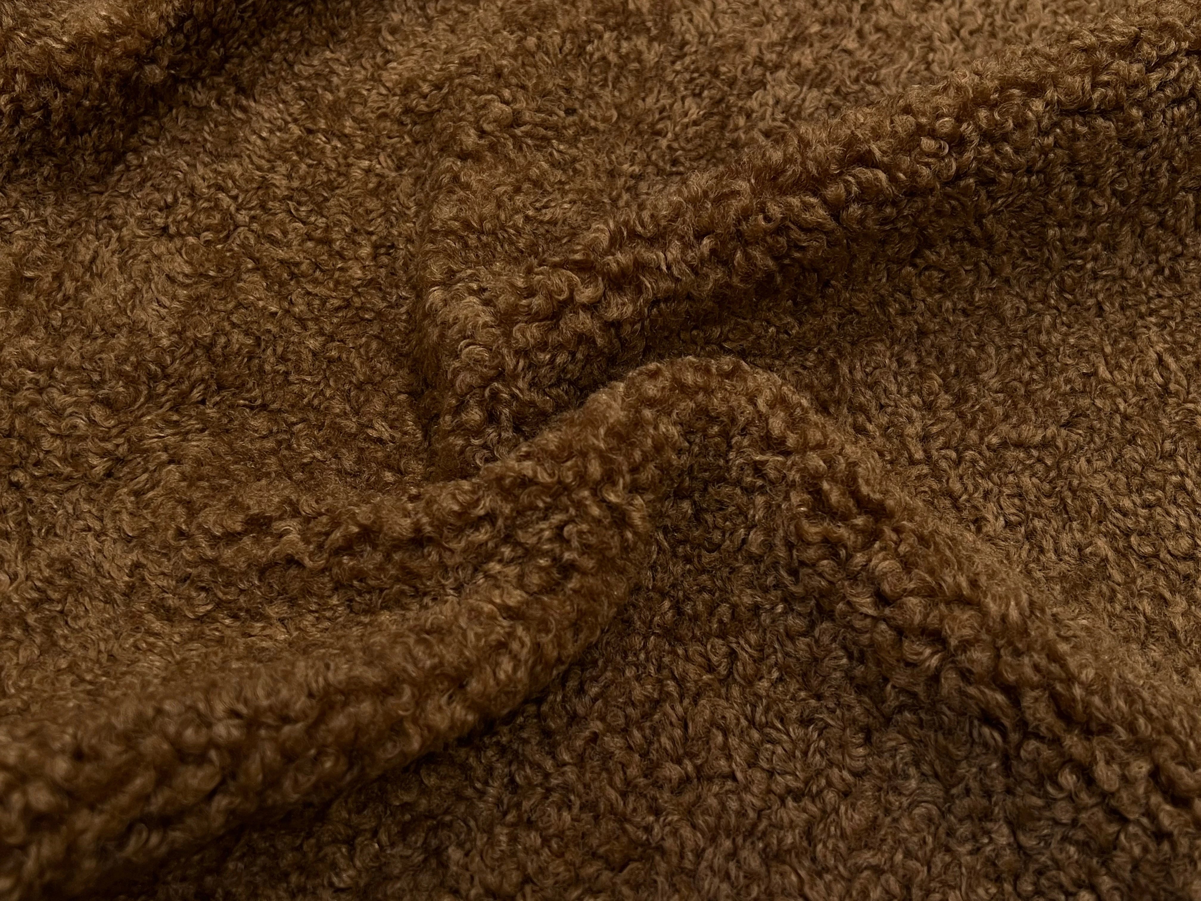 FOURRURE MOUTON MARRON FONCÉ 160CM - My Little Coupon