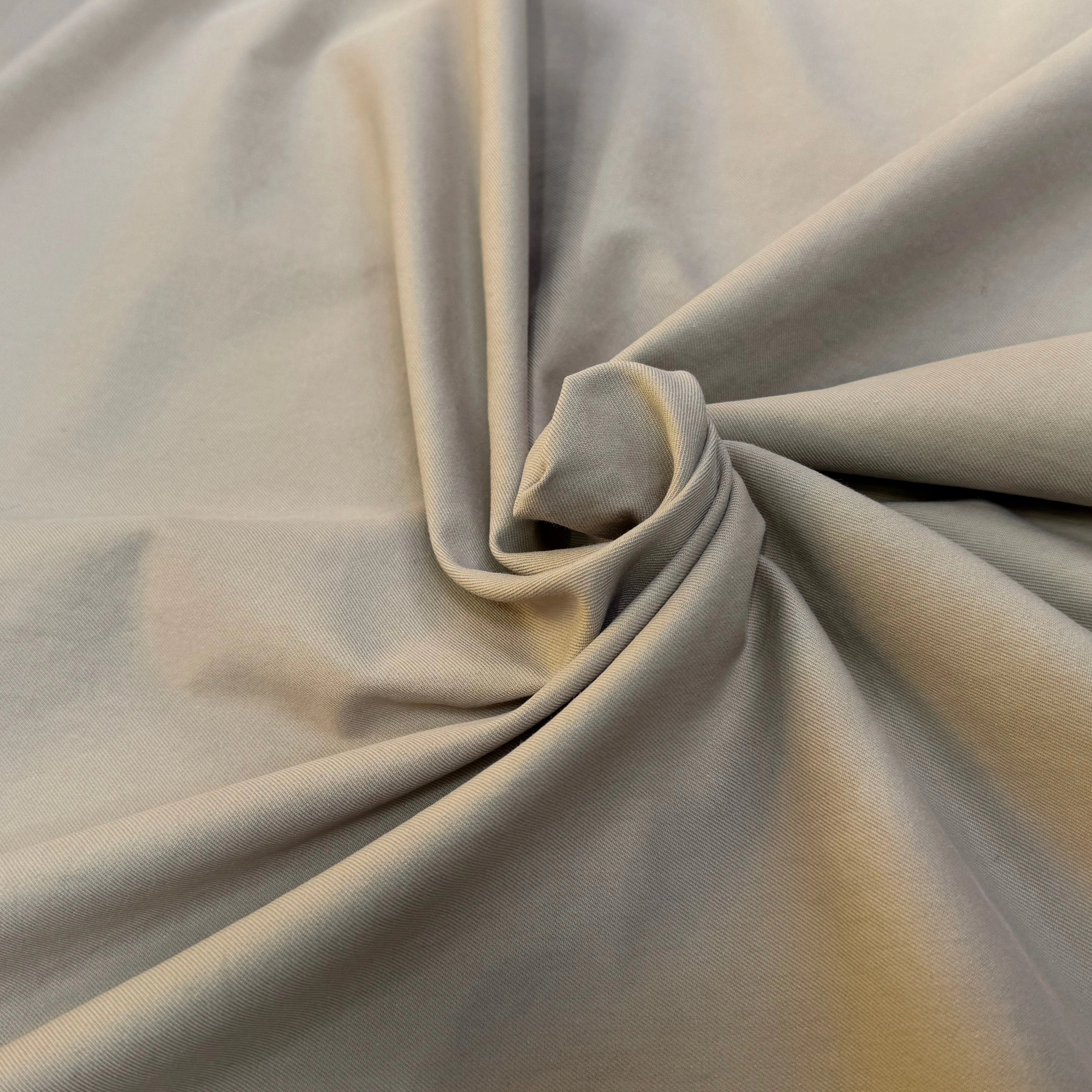 GABARDINE DE COTON BEAU TOUCHER LÉGÈREMENT STRIÉE BEIGE CREME - My Little Coupon