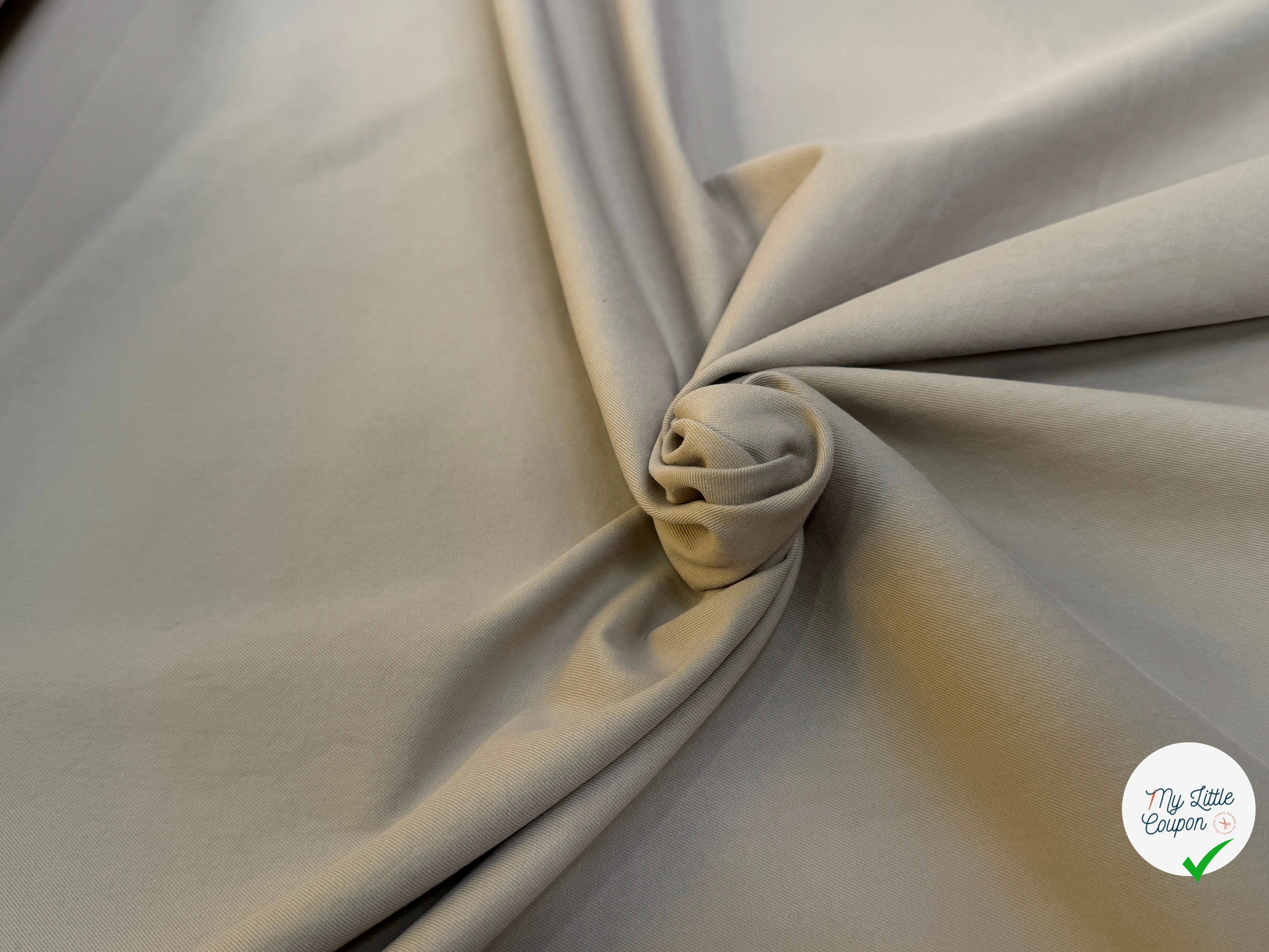 GABARDINE DE COTON BEAU TOUCHER LÉGÈREMENT STRIÉE BEIGE CREME - My Little Coupon