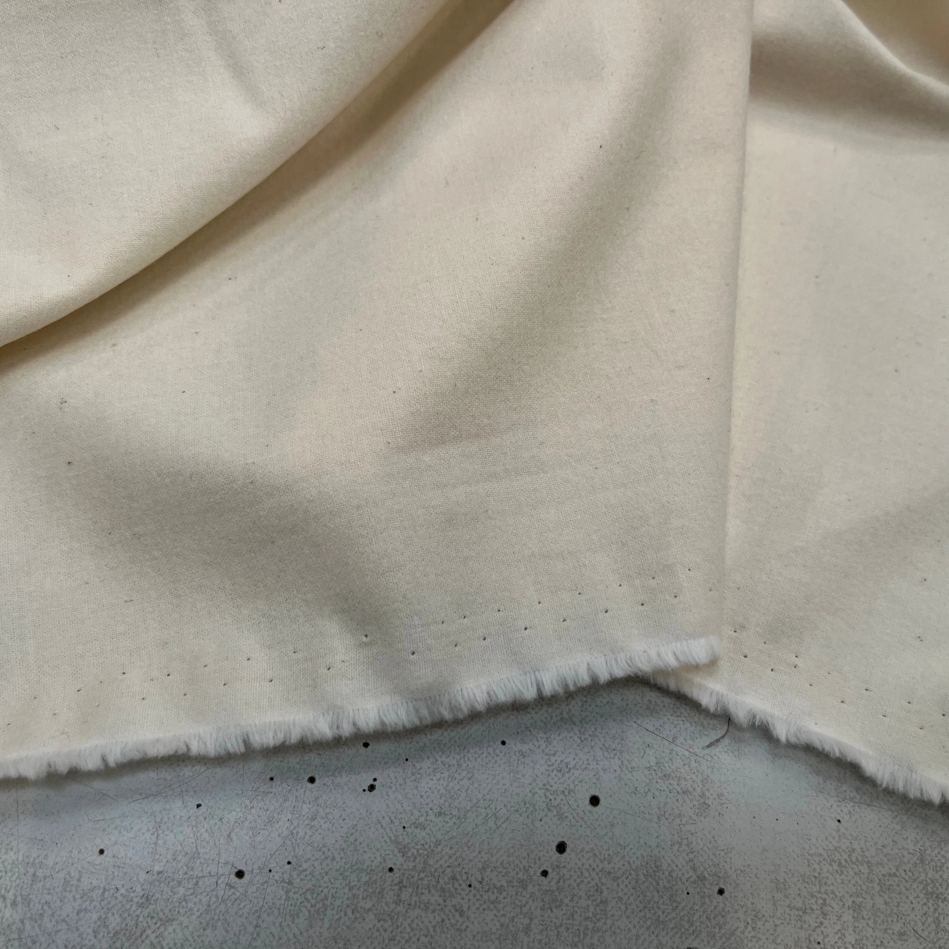 GABARDINE DE COTON DUVETEUX ÉCRU TOUT DOUX - My Little Coupon